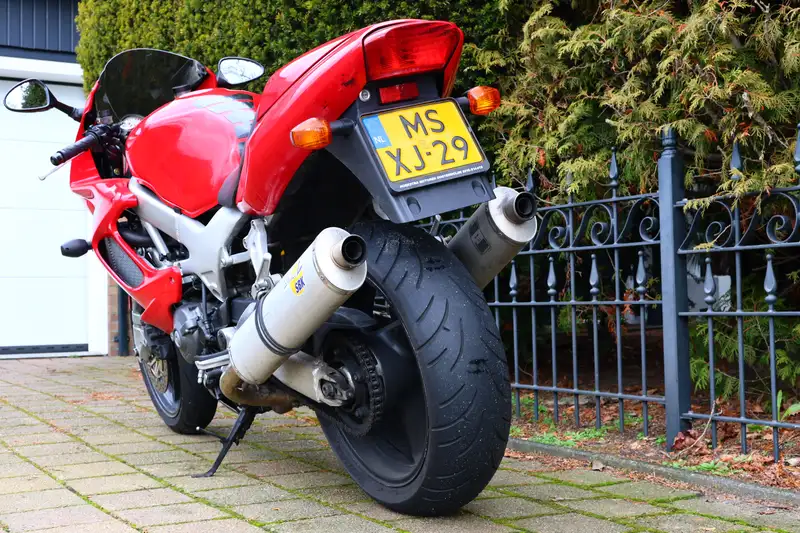 Honda VTR 1000 - foto 6