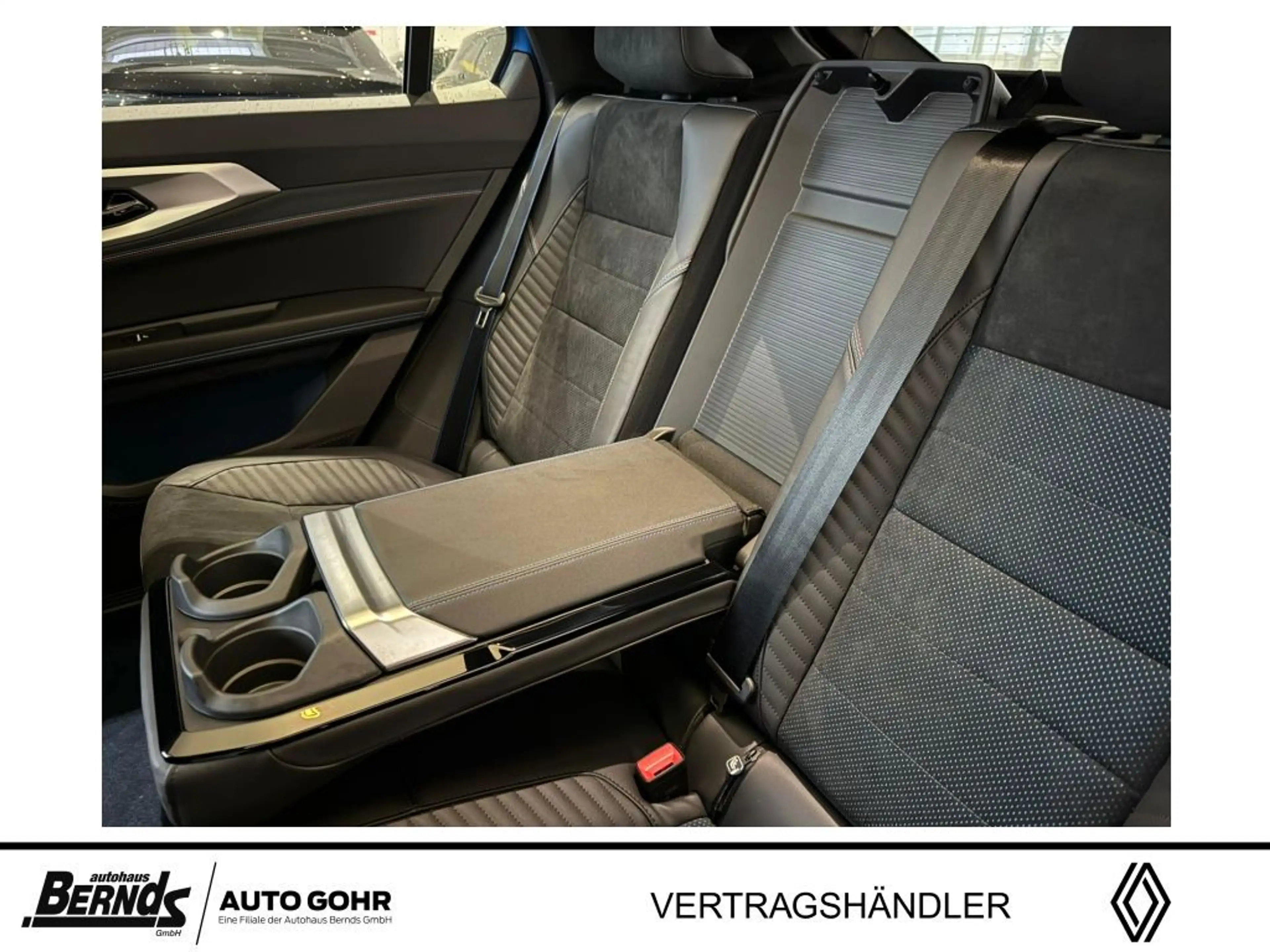 Renault Rafale E-Tech Plug-in Hybrid 4x4 Atelier Alpine PANO NAVI — photo 13