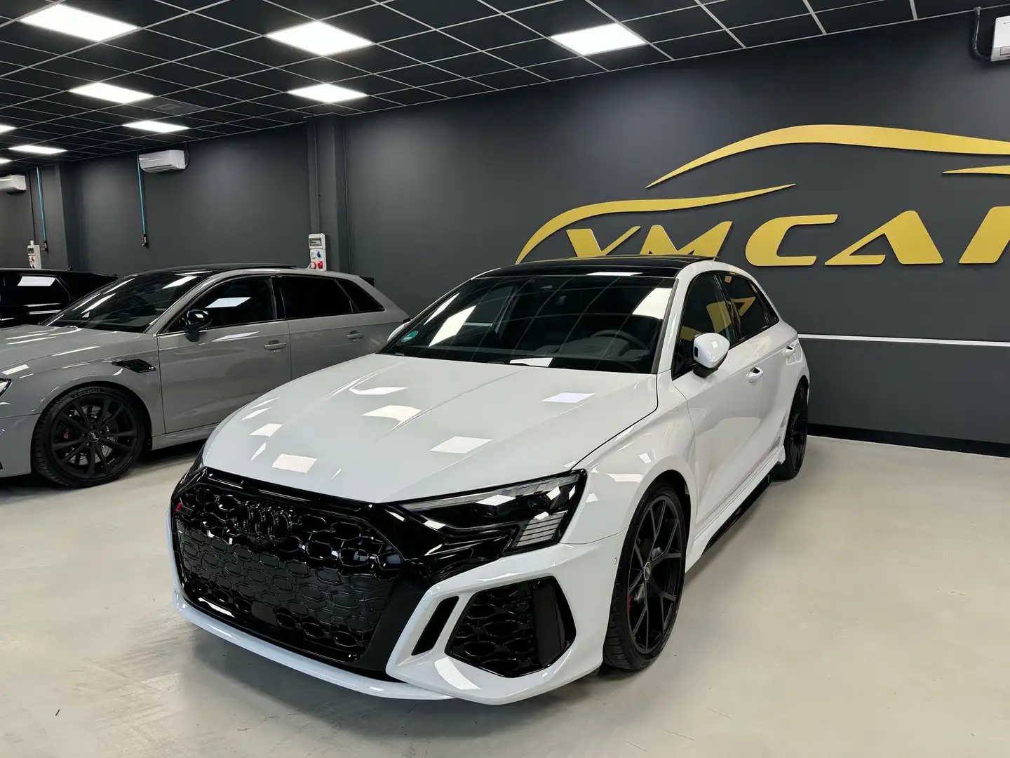 Audi RS3 Sportback 2.5 tfsi quattro s-tronic Білий - 2