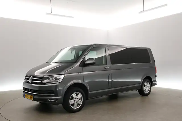 Volkswagen Transporter view 8
