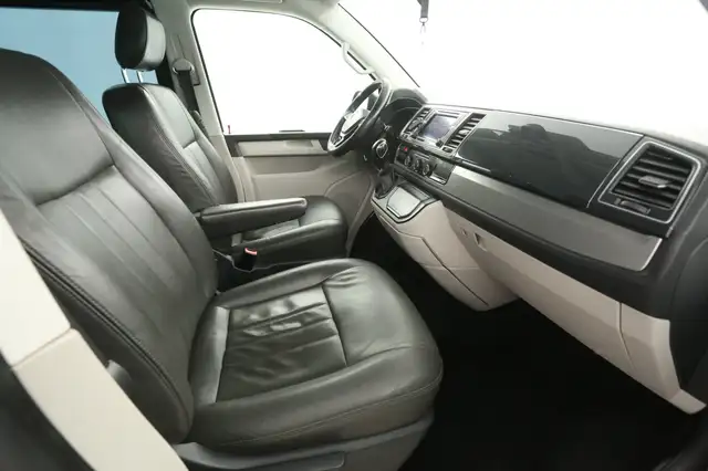Volkswagen Transporter view 23
