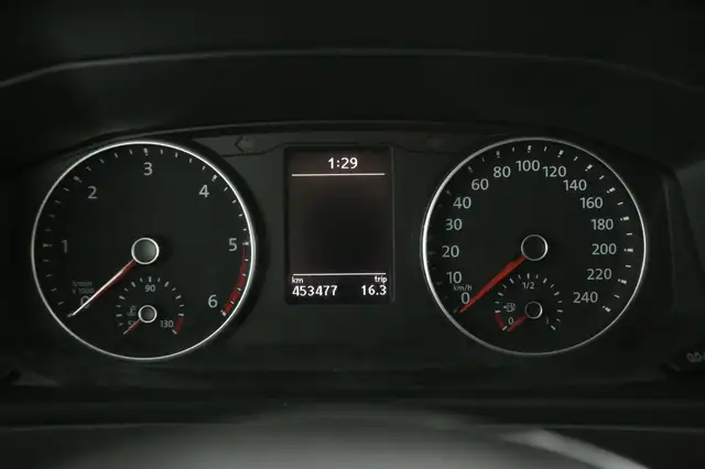 Volkswagen Transporter view 14