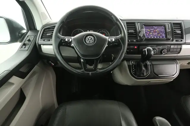 Volkswagen Transporter view 2