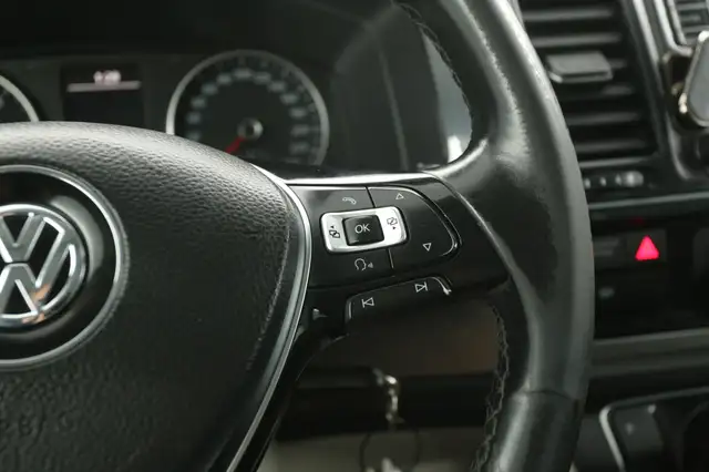 Volkswagen Transporter view 16