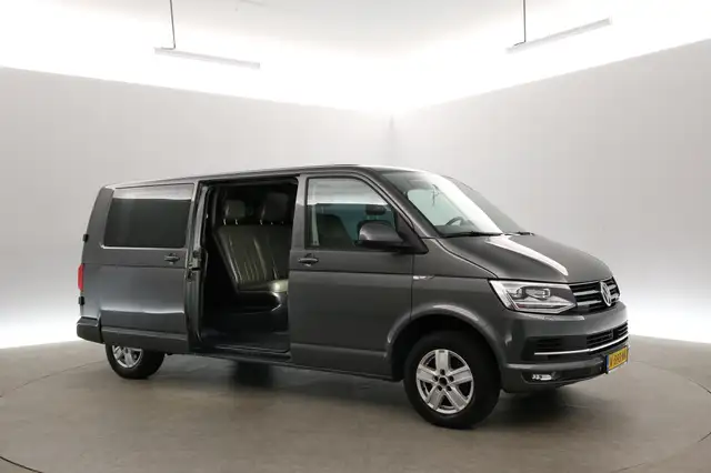Volkswagen Transporter view 6