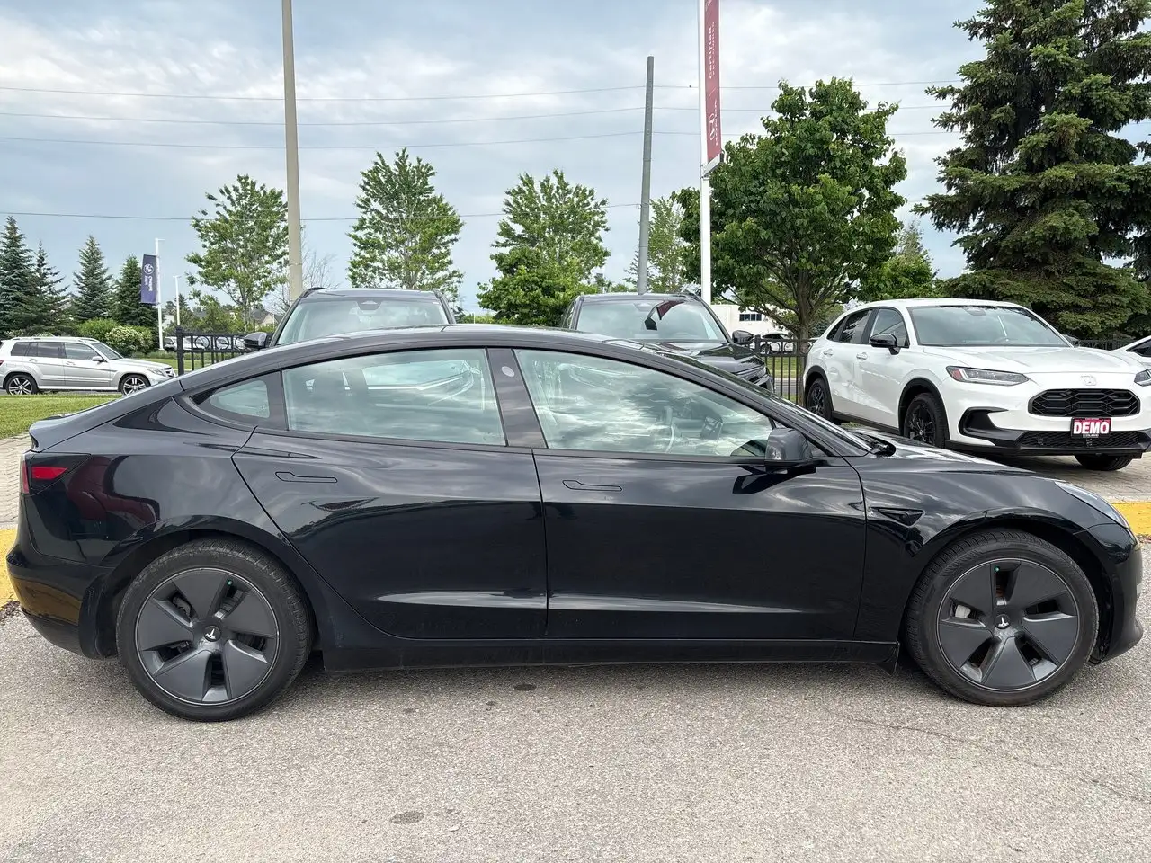 Tesla Model 3 снимка Tesla Model 3