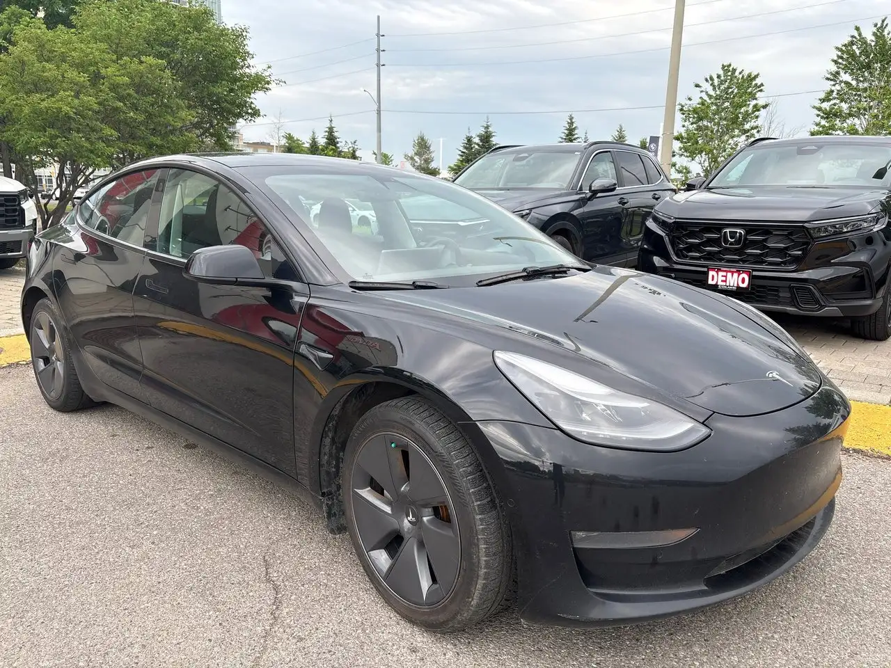 Tesla Model 3 снимка Tesla Model 3