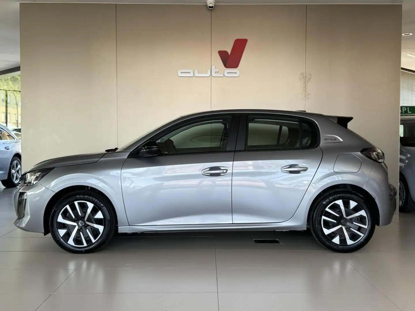 Peugeot 208 Hybrid 101 e-DCS6 Style KM ZERO CAMBIO AUTOMATICO Grigio - 1