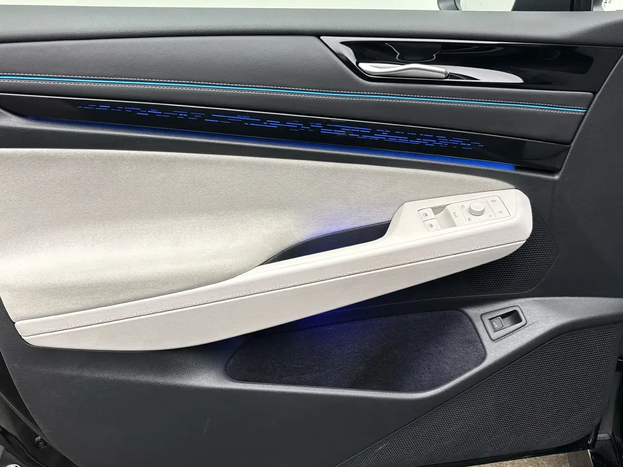 Volkswagen ID.7 Pro Matrix-LED HUD ACC App-Connect Navi PDC 12