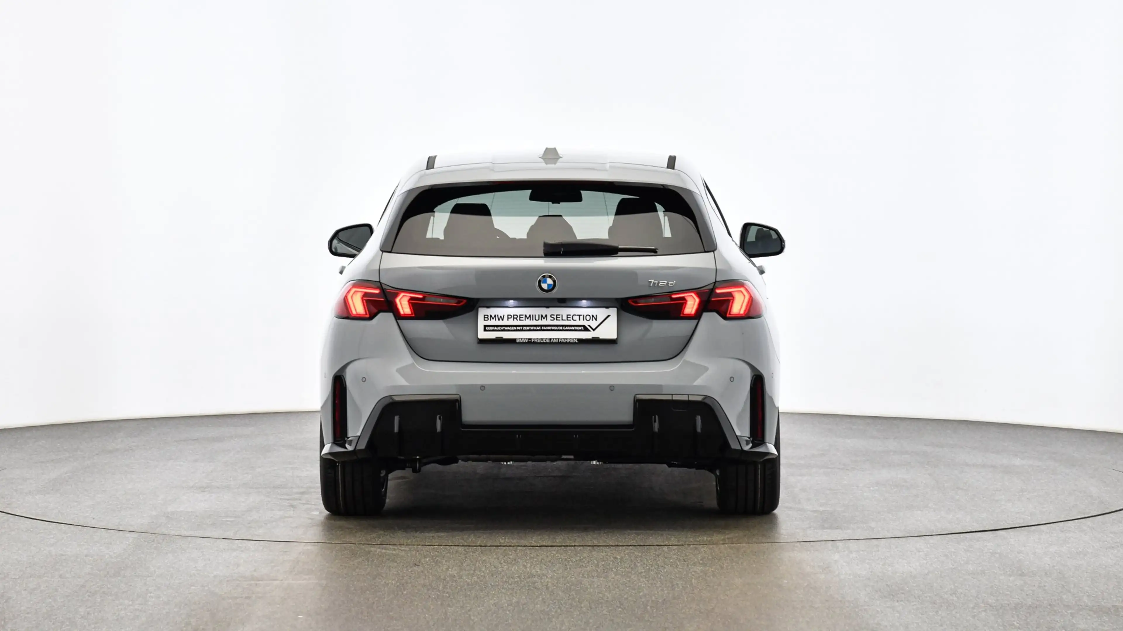 BMW 118 d — photo 2