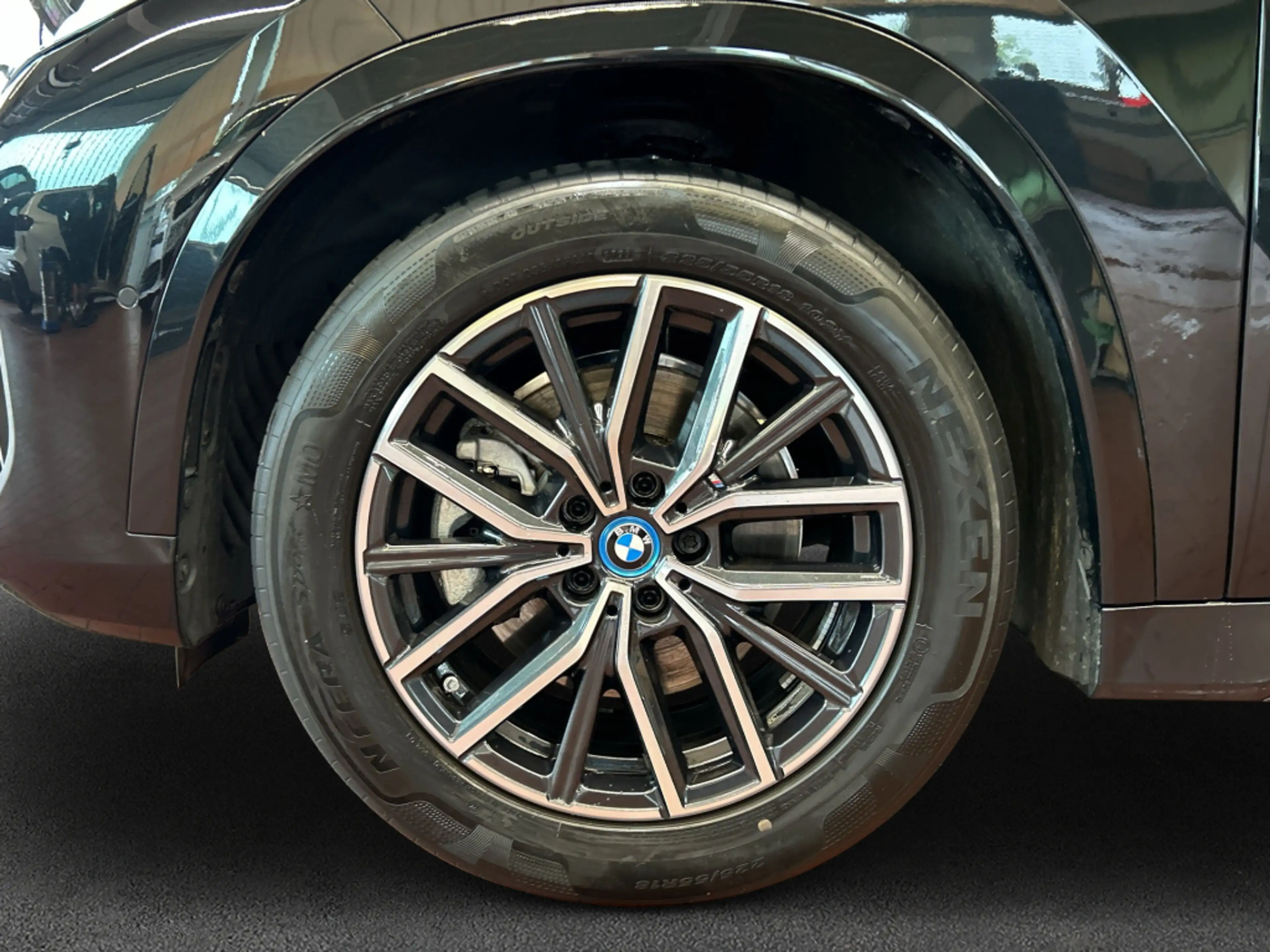 BMW iX1 xDrive30, SHZ, M-Sportpaket — photo 9