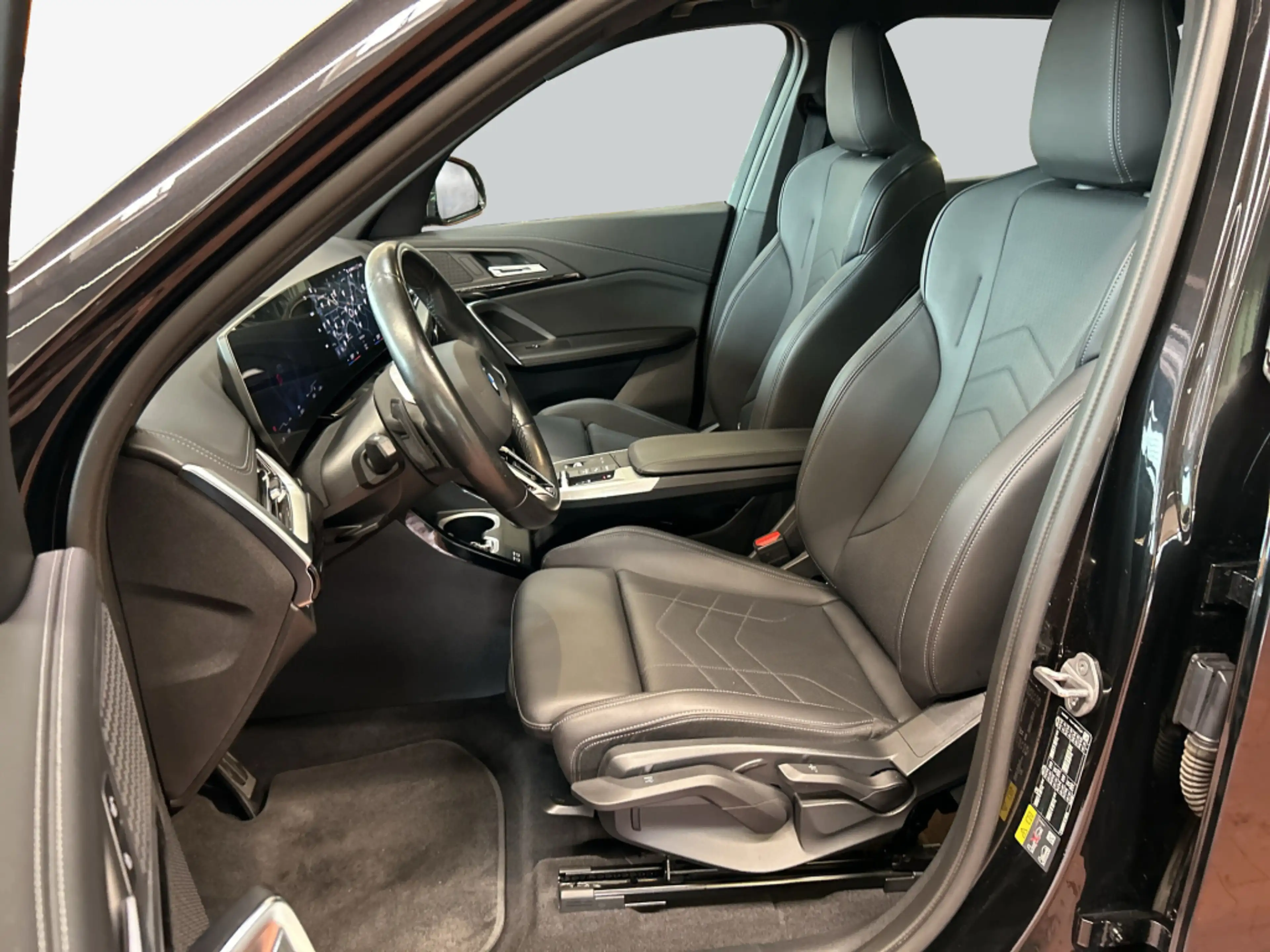 BMW iX1 xDrive30, SHZ, M-Sportpaket — photo 12