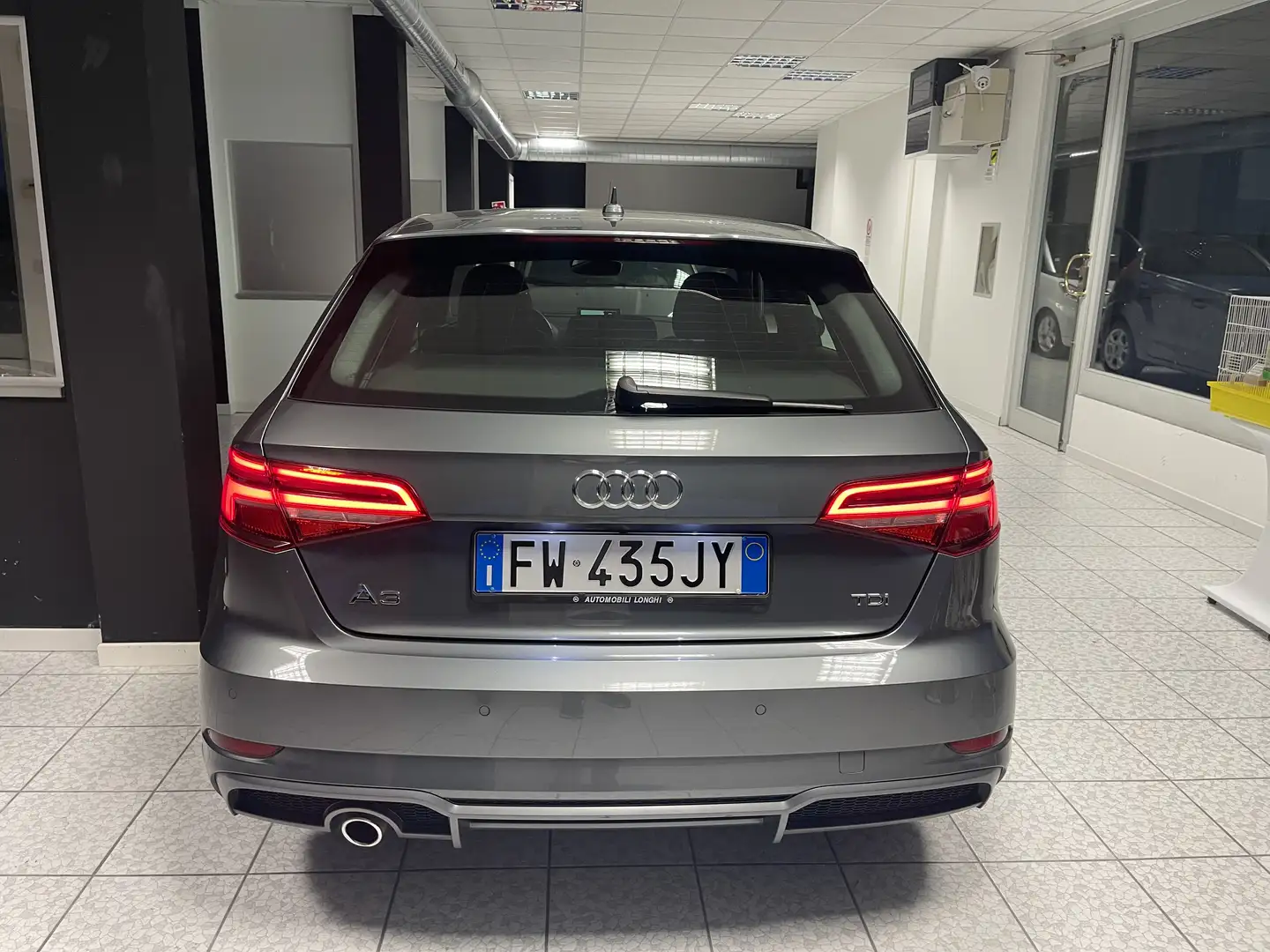Audi A3 Sportback 1.6 tdi Design 110cv s-tronic Grigio - 2