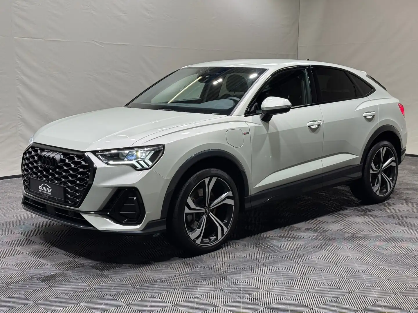 Audi Q3 2x S-Line 45 TFSIe | LED NAVI ACC Silber - 2