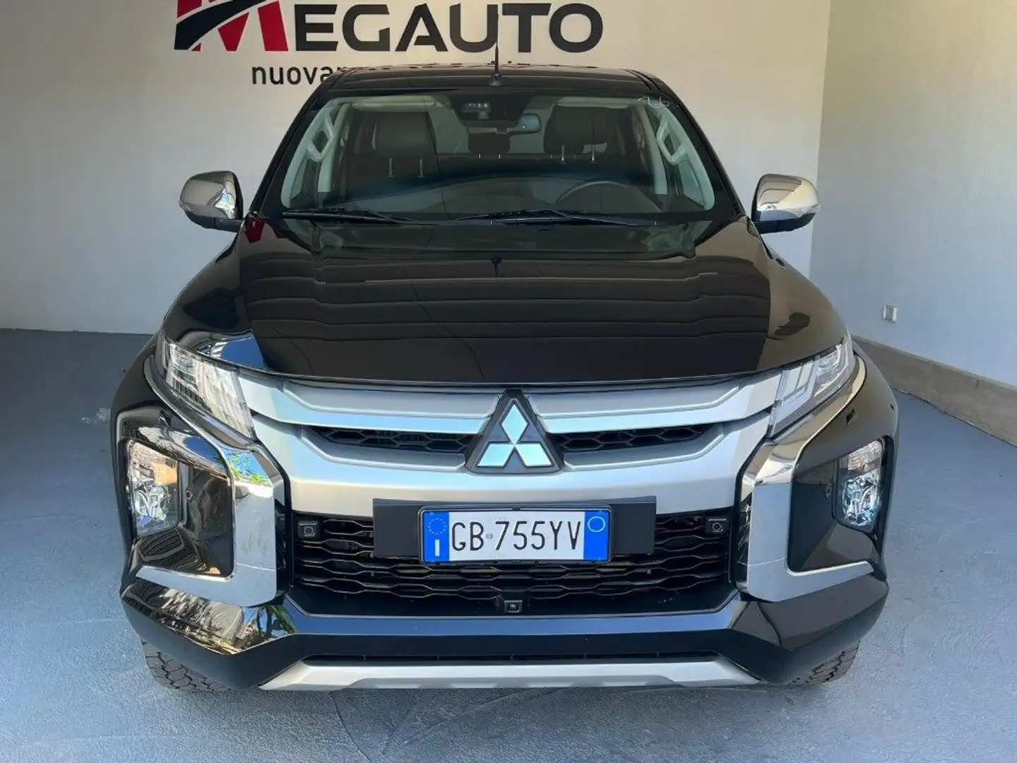 Mitsubishi L200 2.3 D Double Cab 4x4 PLUS Azul - 2