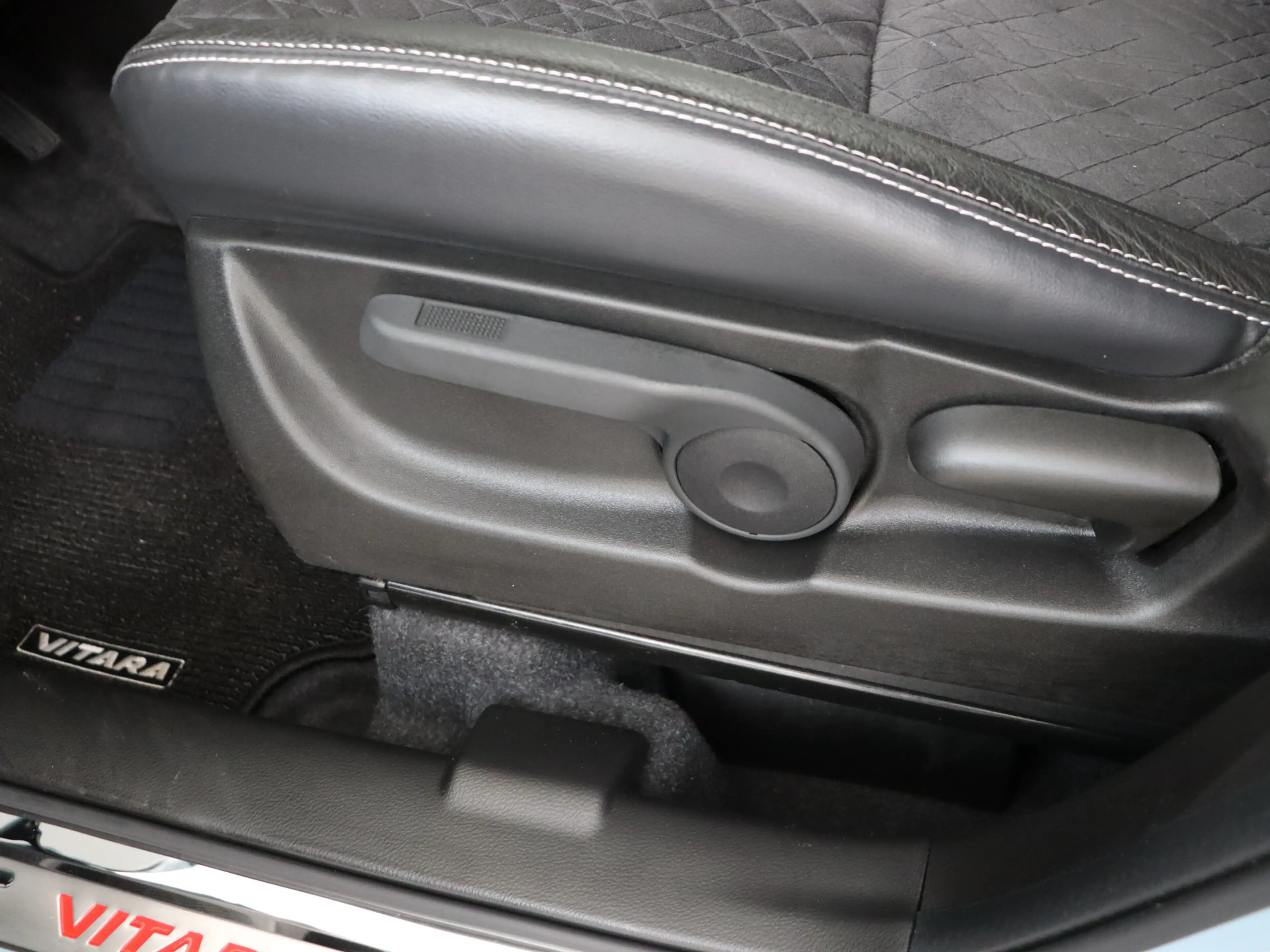 Suzuki Vitara 1.5 Hybrid Style trekhaak | NL dealeronderhouden | — photo 11