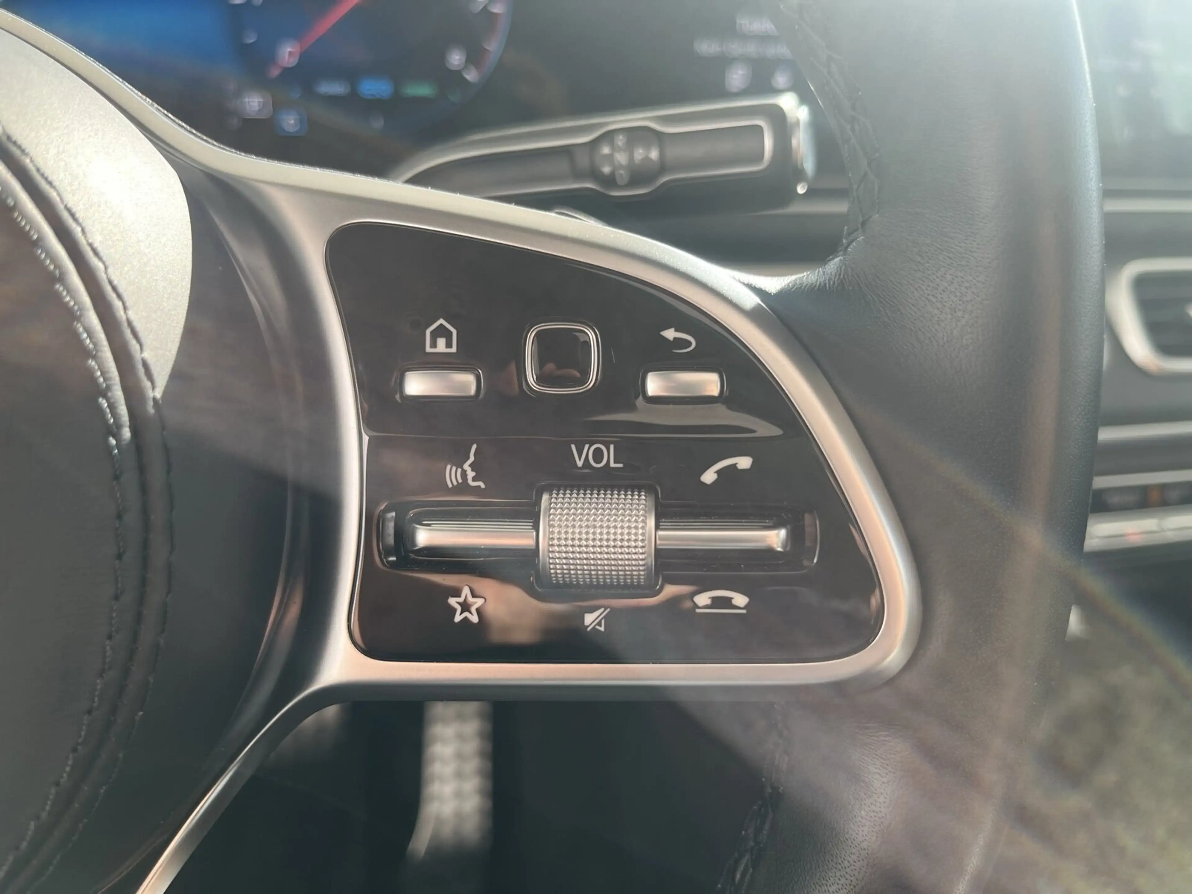 Mercedes-Benz GLS 450 GLS 450 4M AMG Line/Pano.-Dach/Distro/360°Kamera — photo 14