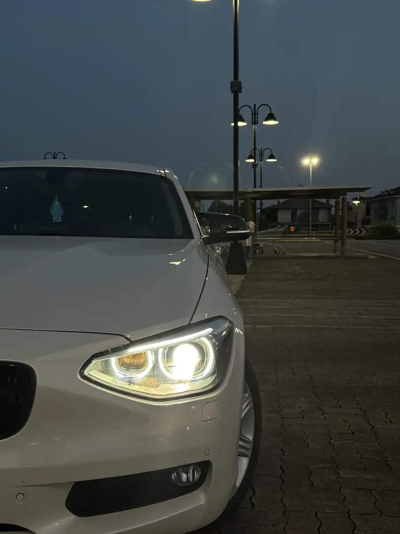 BMW 114 114i 5p Urban - 1