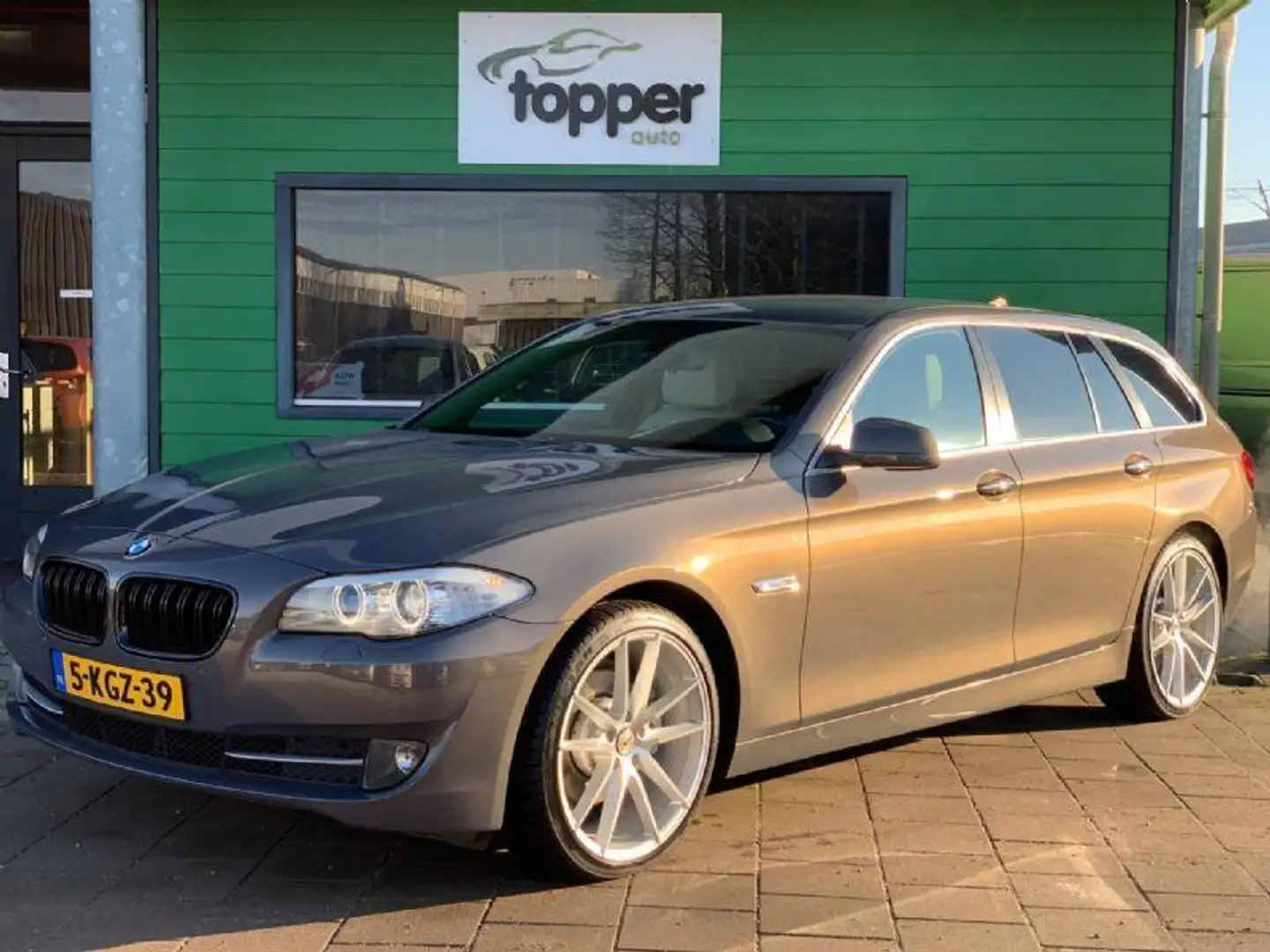 BMW 520 5 Serie Touring 520i High Executive / Zeer Nette A Bruin - 1