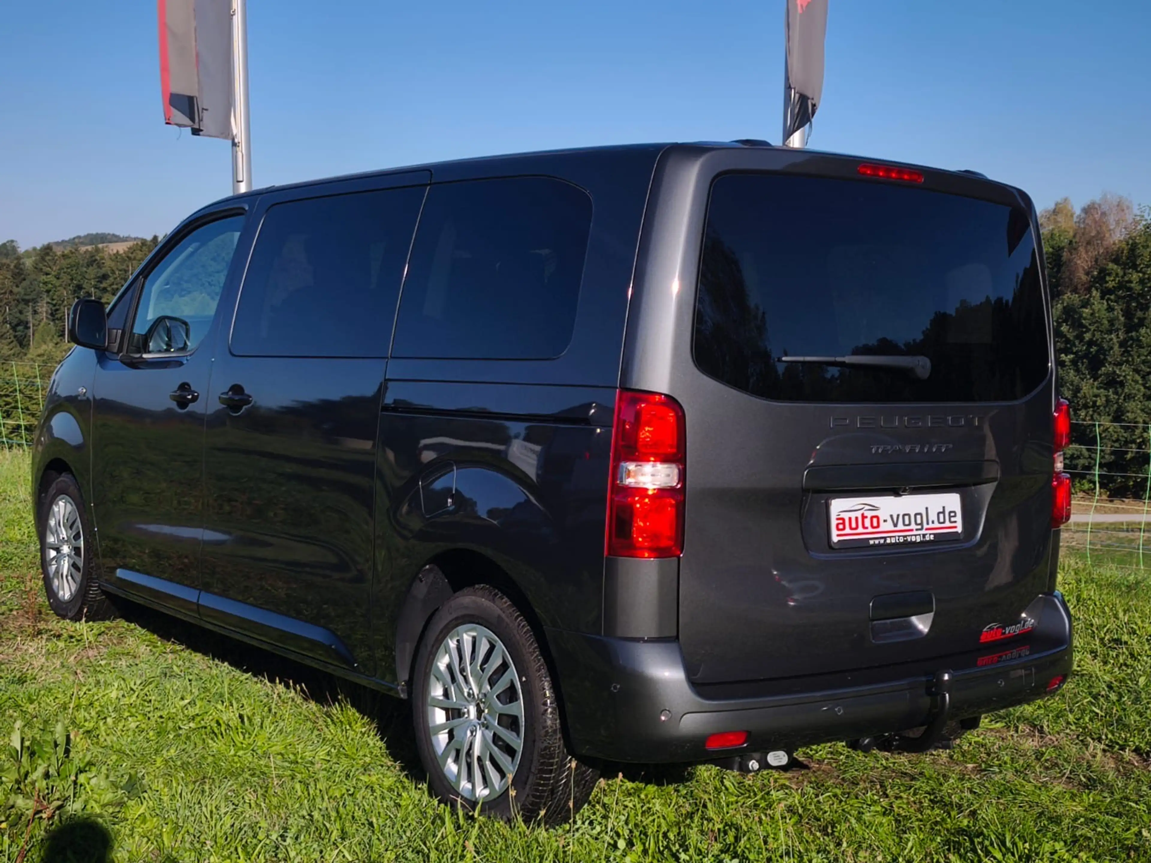 Peugeot Traveller Active L2 Diesel 180 EAT8 Sitzheizung,Anhängerkupp — photo 6