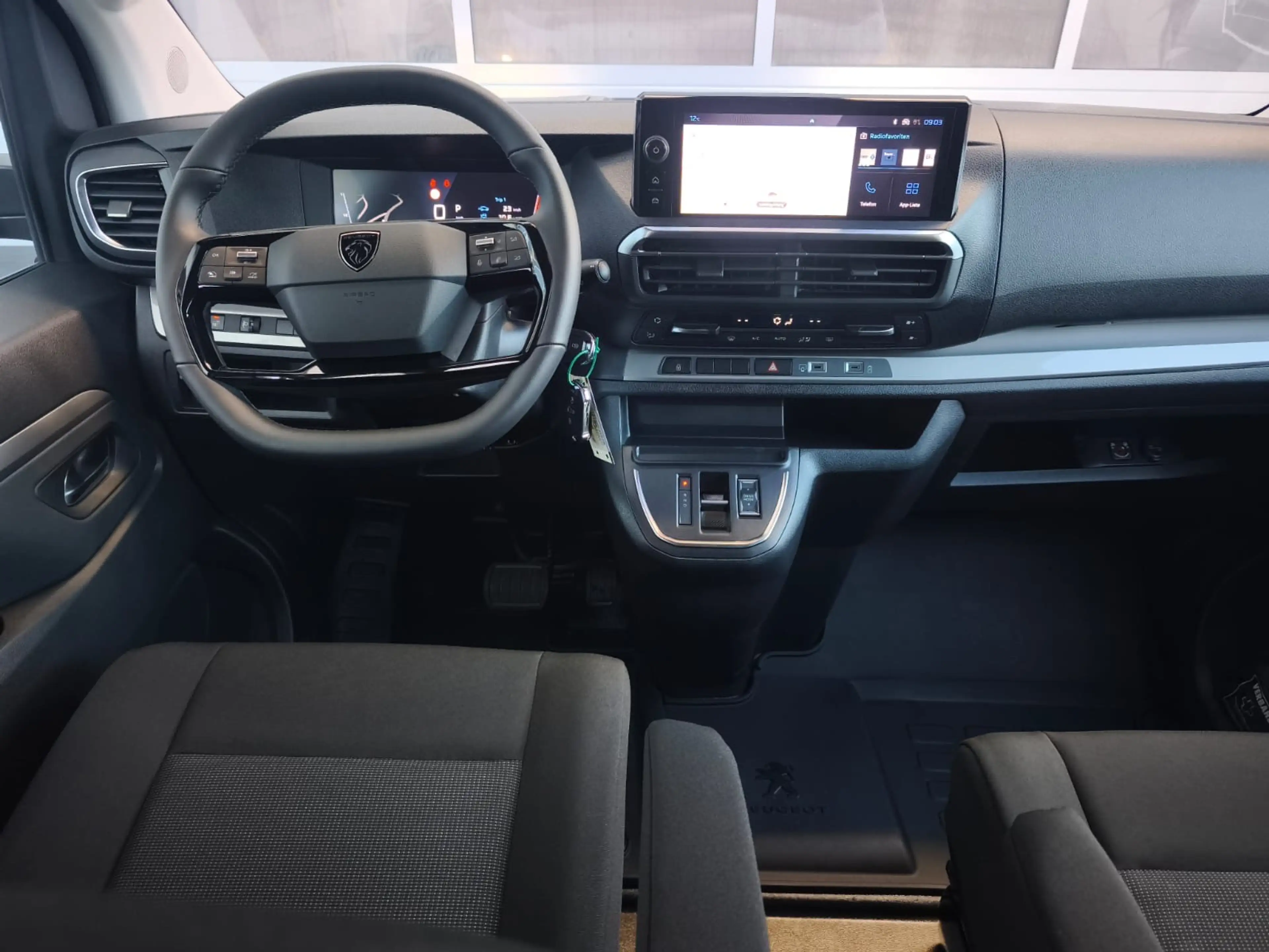 Peugeot Traveller Active L2 Diesel 180 EAT8 Sitzheizung,Anhängerkupp — photo 9