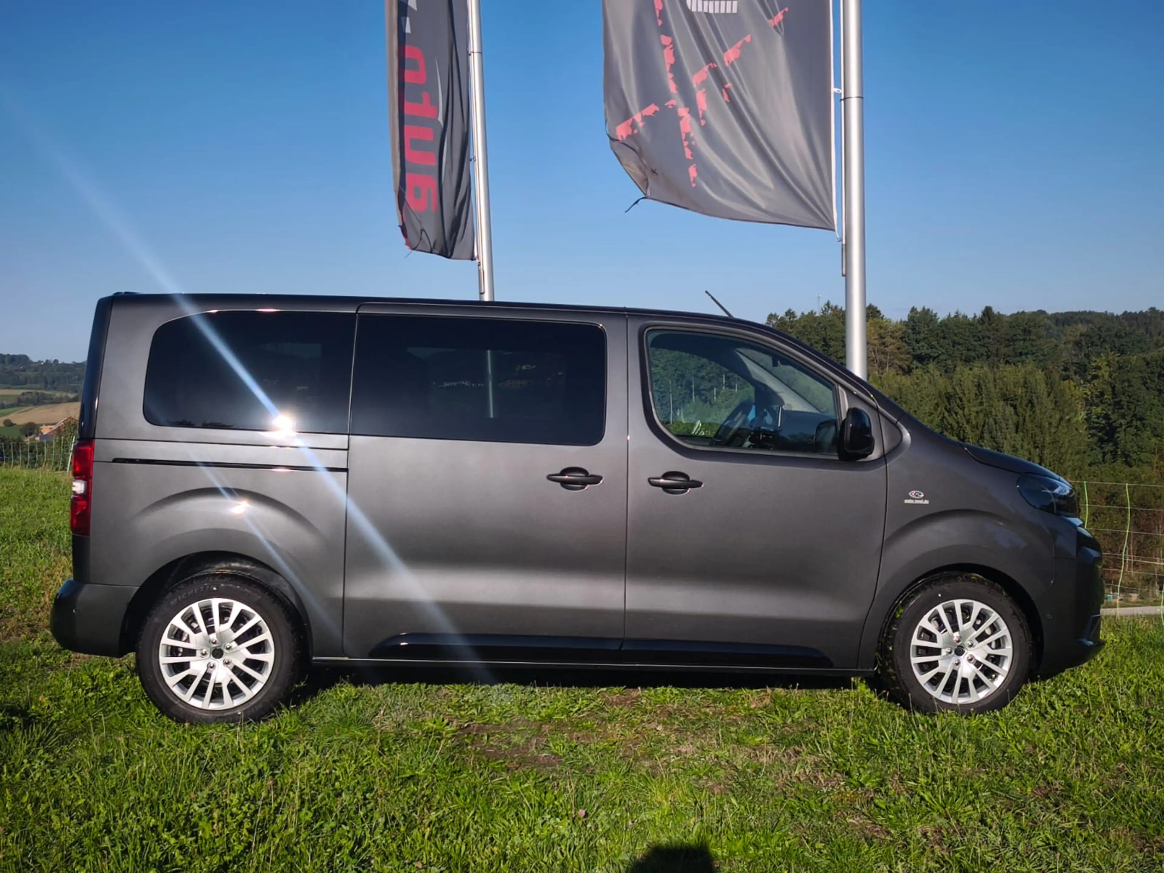 Peugeot Traveller Active L2 Diesel 180 EAT8 Sitzheizung,Anhängerkupp — photo 5