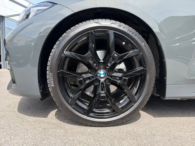 BMW 4 Series view 13