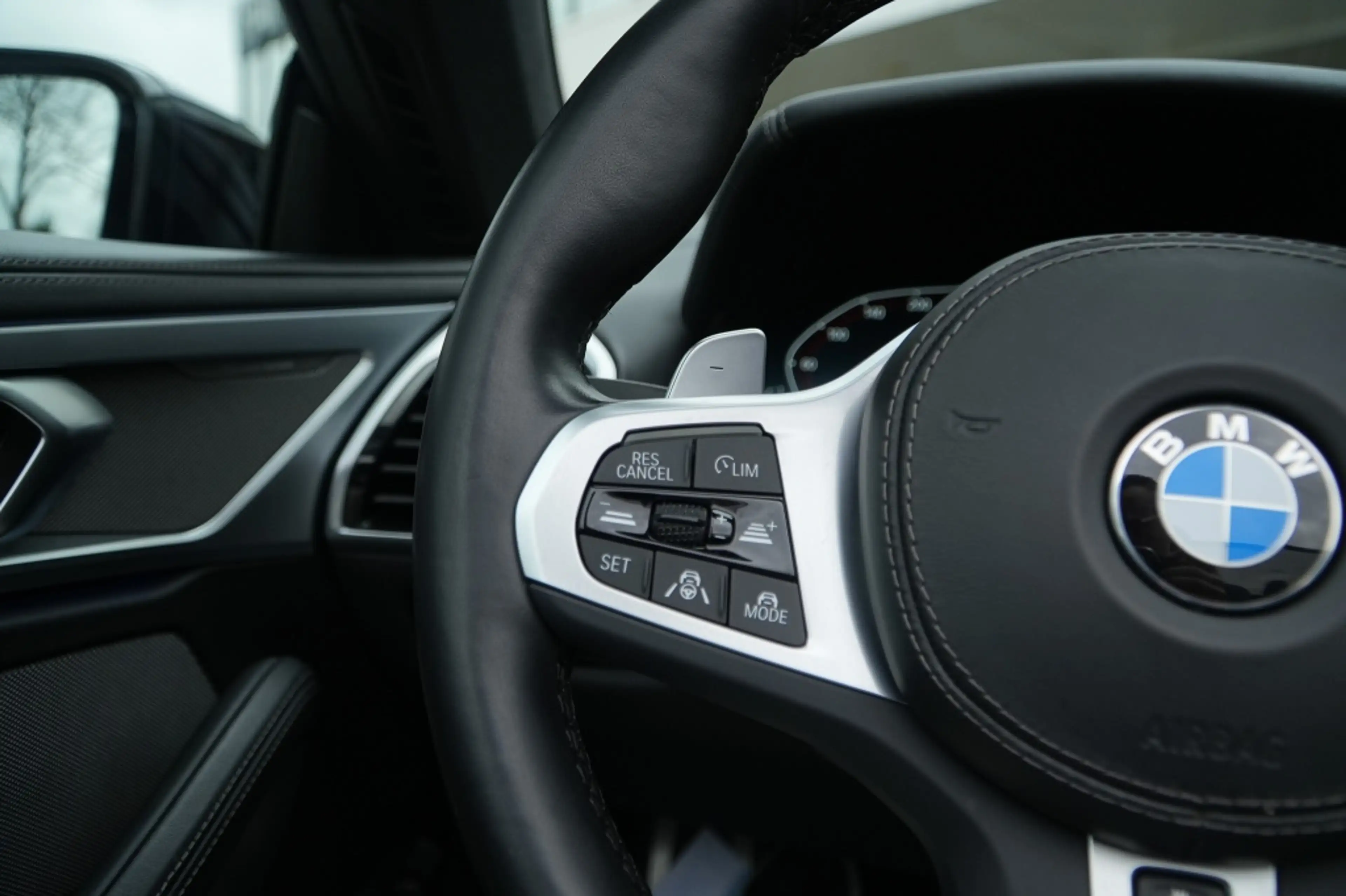 BMW 840 8-serie 840i xDrive M-Sport — photo 15