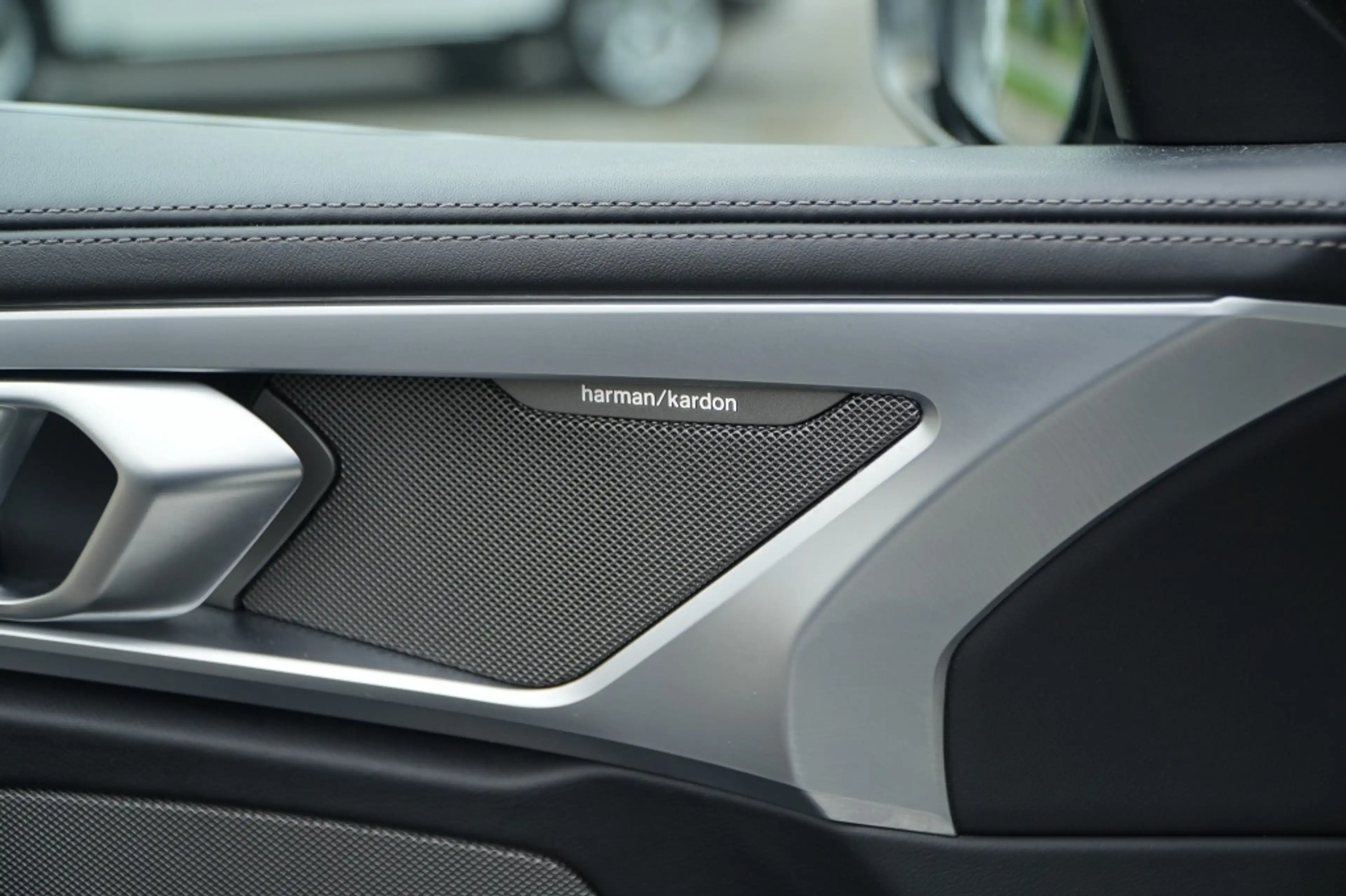BMW 840 8-serie 840i xDrive M-Sport — photo 25