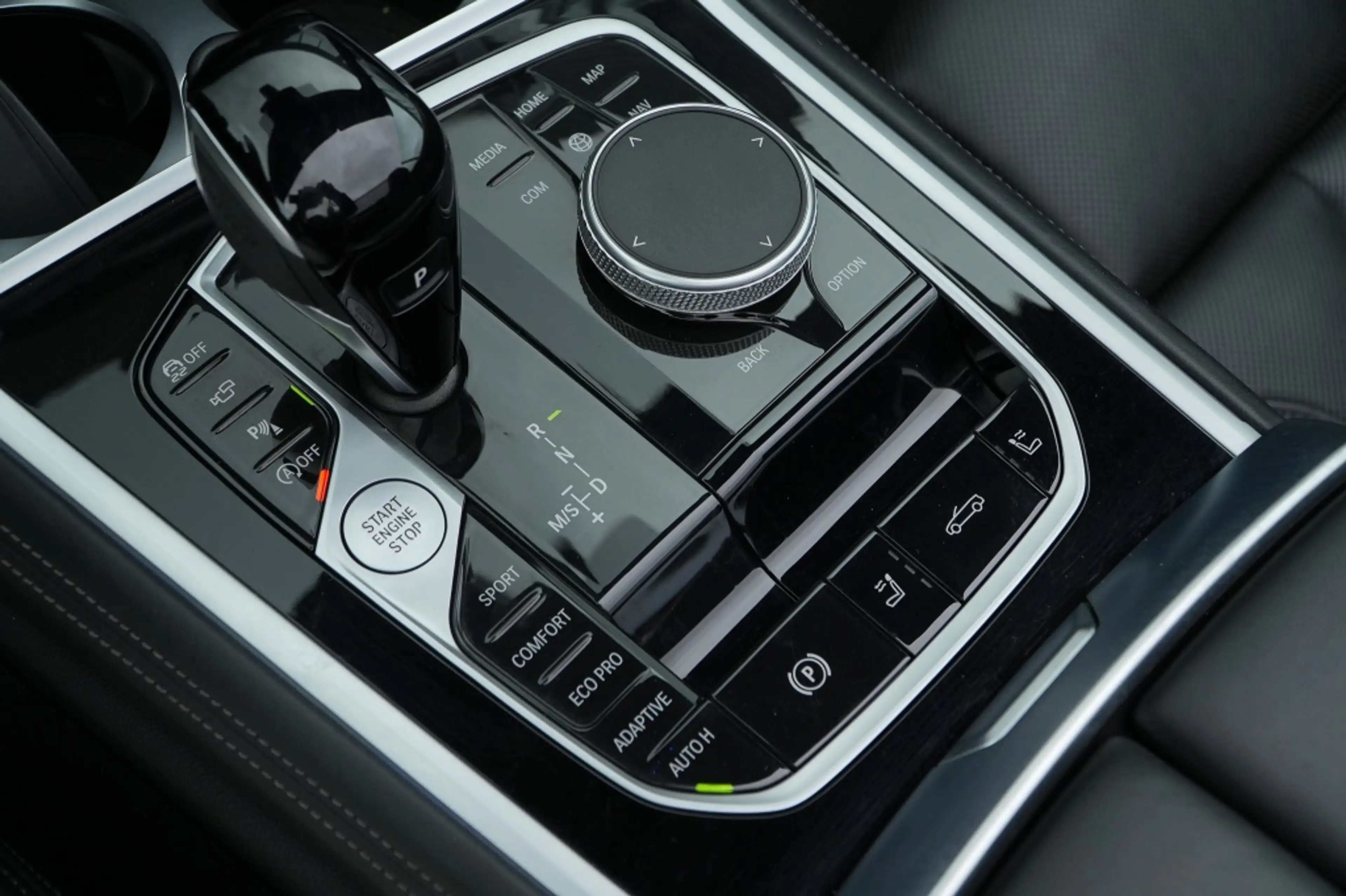 BMW 840 8-serie 840i xDrive M-Sport — photo 17