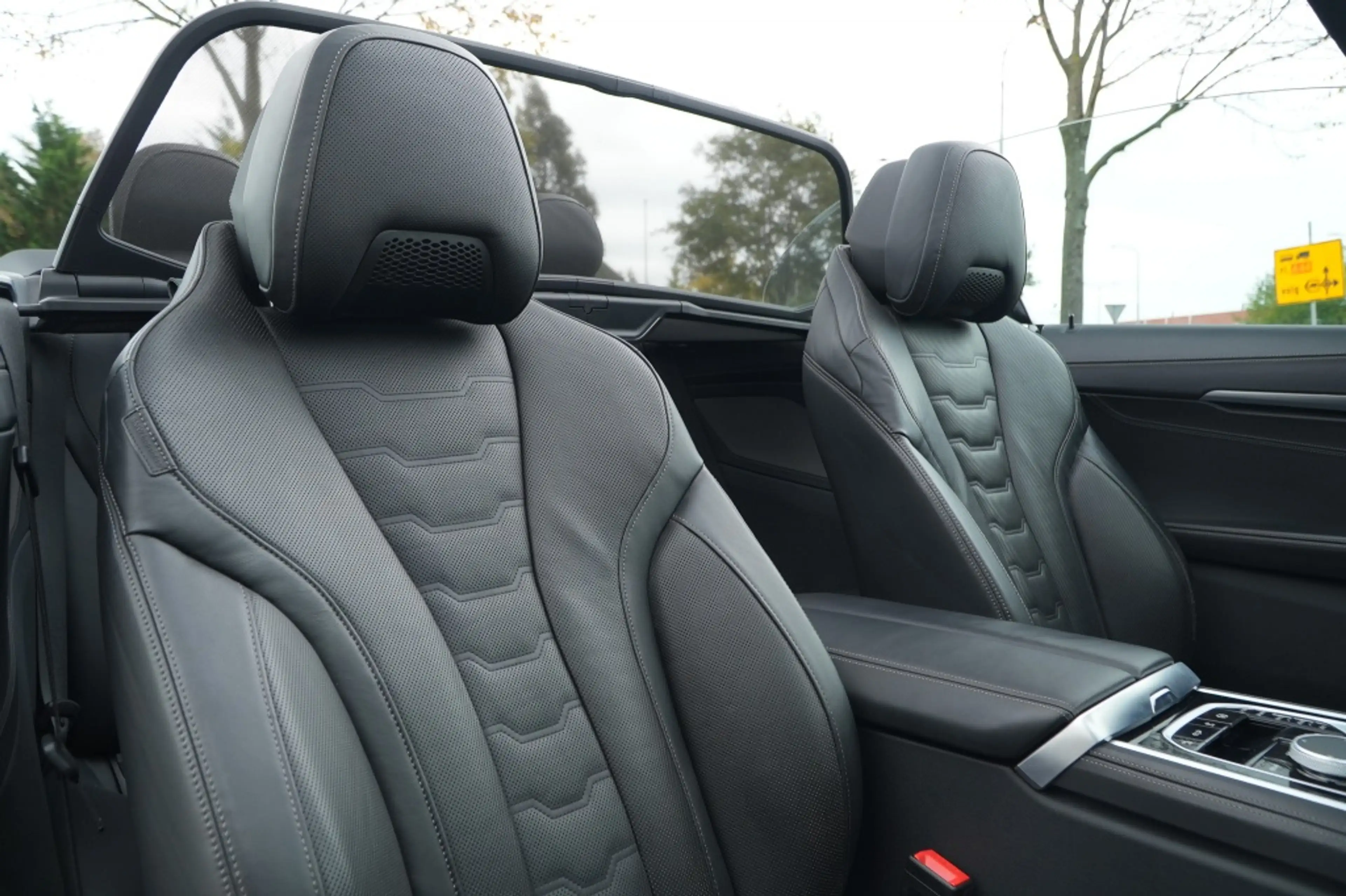 BMW 840 8-serie 840i xDrive M-Sport — photo 18