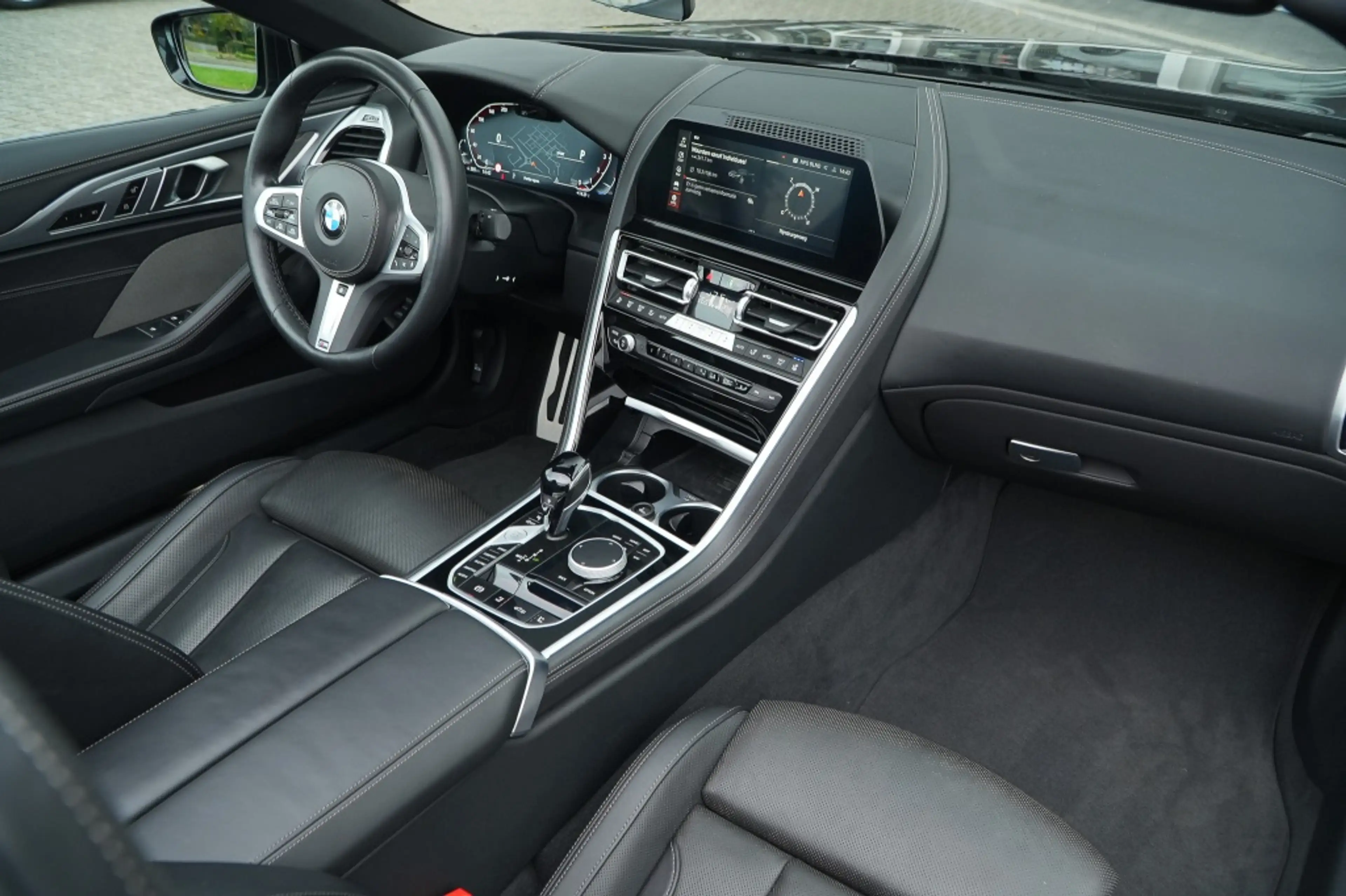 BMW 840 8-serie 840i xDrive M-Sport — photo 11