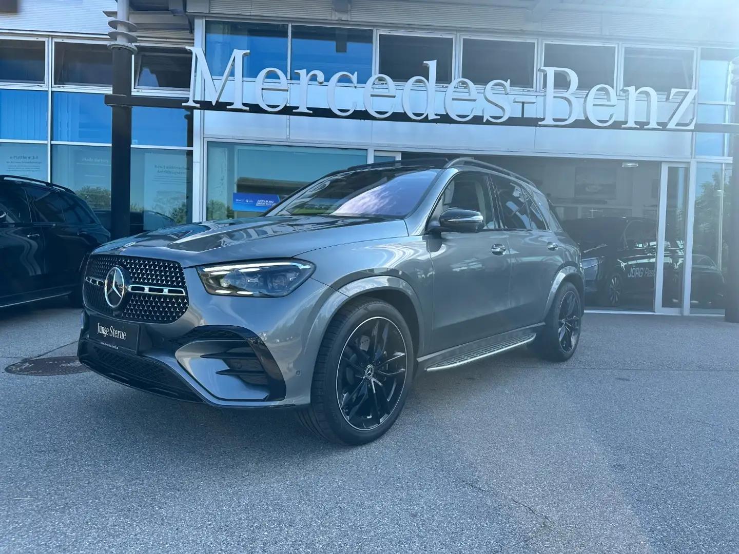 Mercedes-Benz GLE 300 d 4MATIC AMG Massage Panorama VOLL Gri - 2
