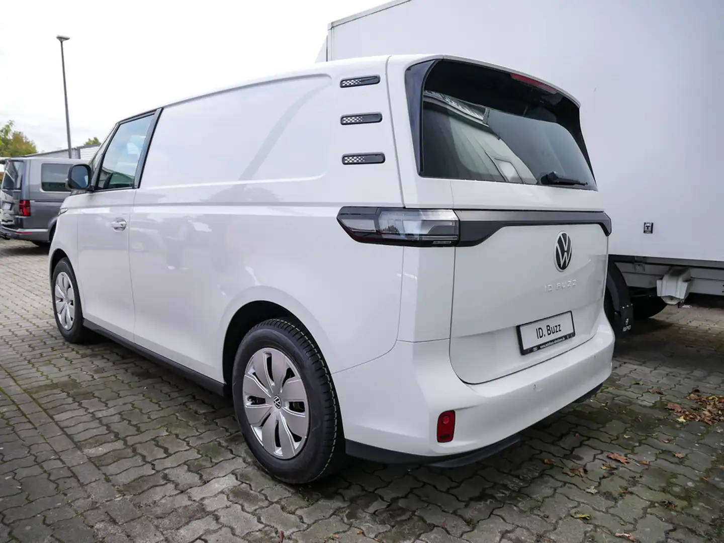 Volkswagen ID. Buzz Cargo 150 kW  PDC SHZ NAVI AHK LED Blanc - 2