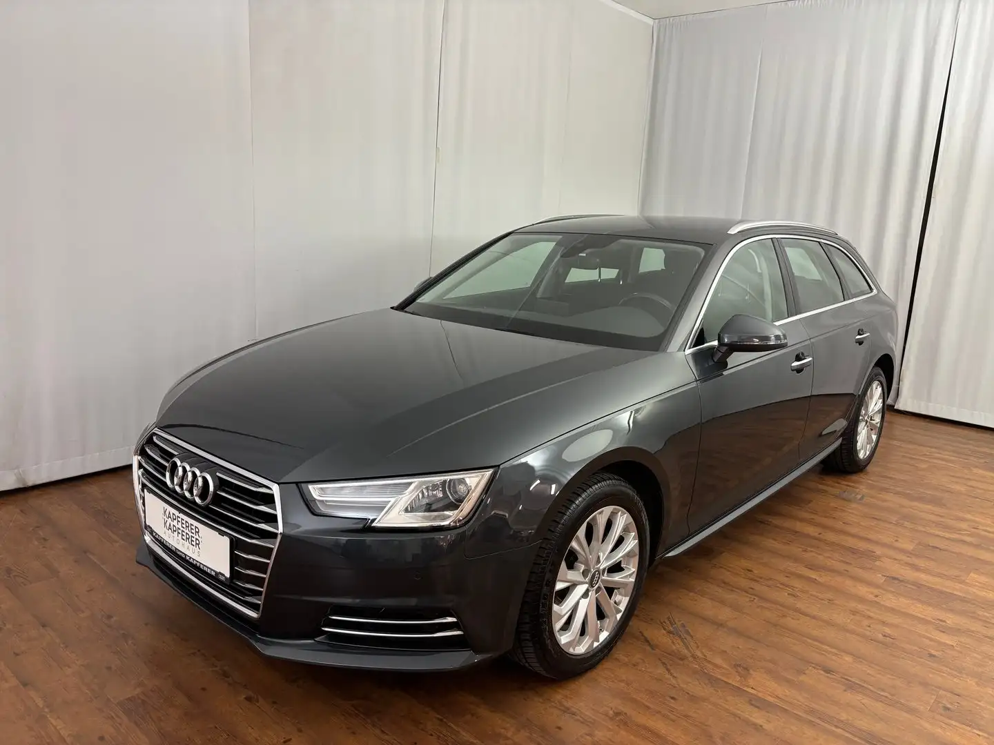 Audi A4 2.0 TDI Design Gris - 1