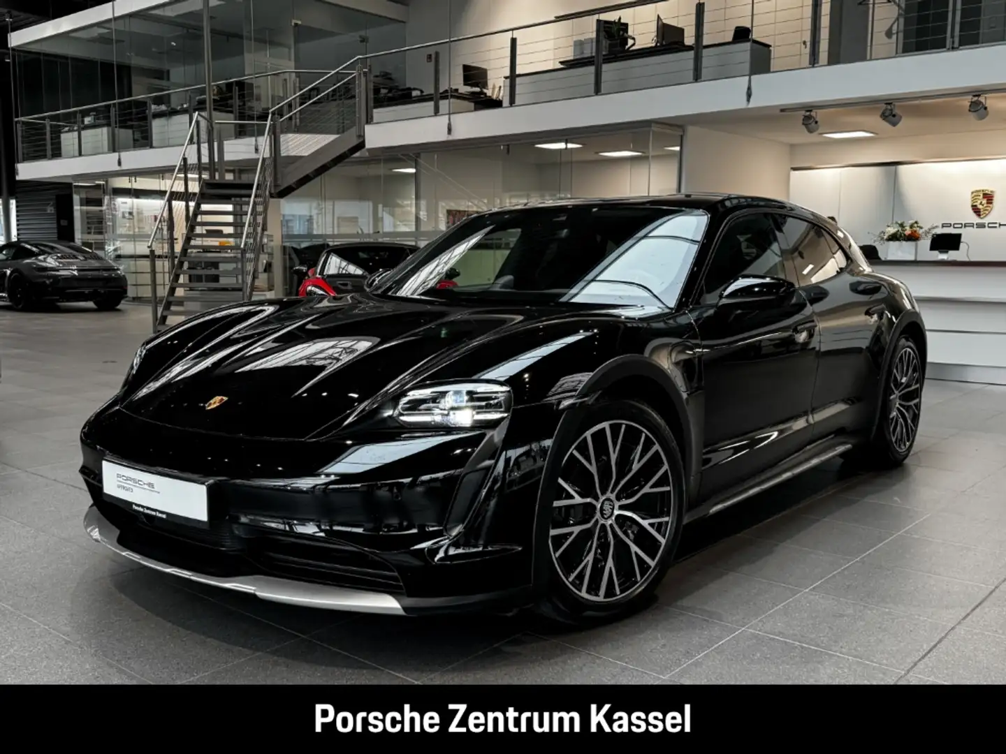Porsche Taycan 4 Cross Turismo Noir - 1