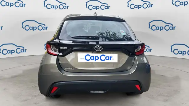 Toyota Yaris view 3