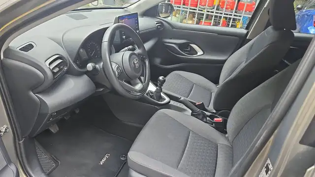 Toyota Yaris view 8