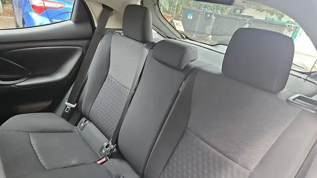 Toyota Yaris view 9