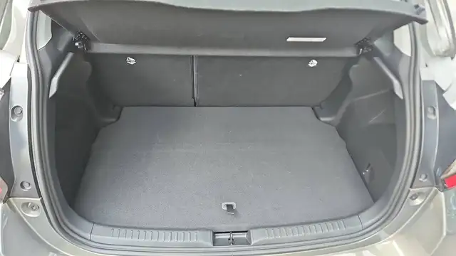 Toyota Yaris view 14