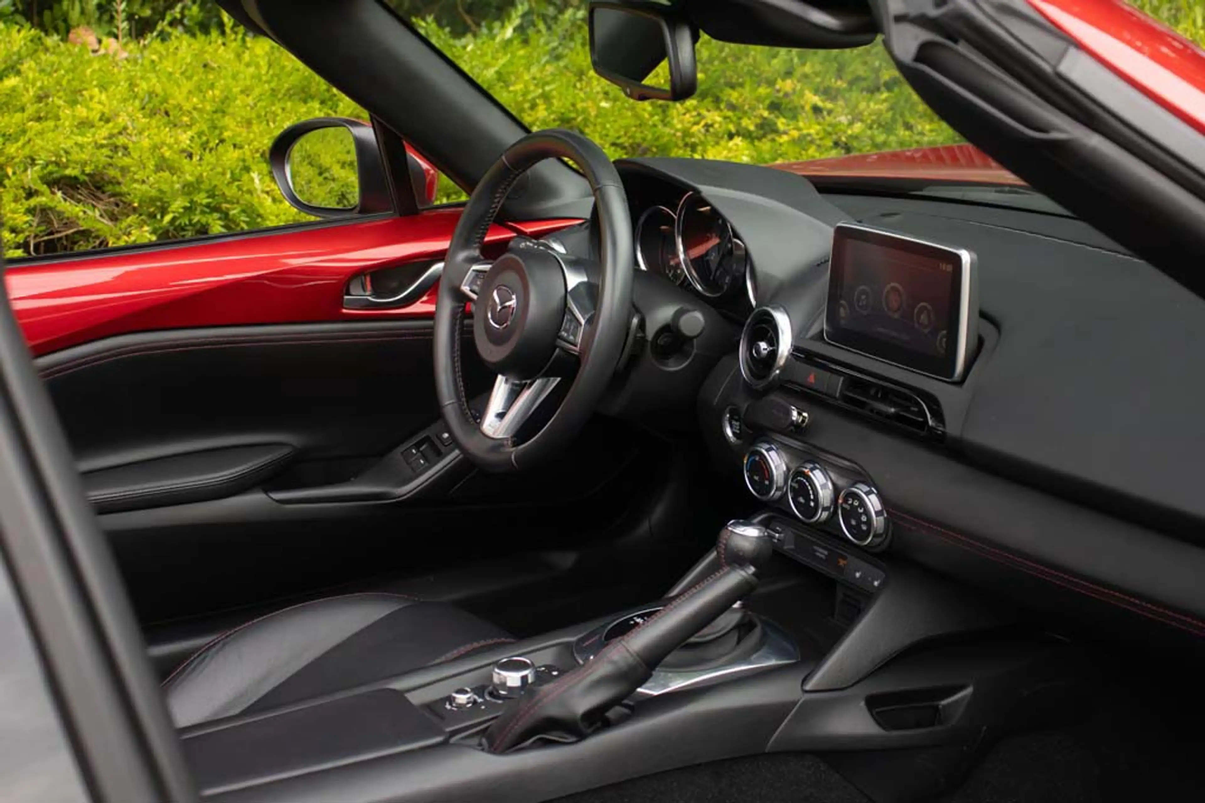 Mazda MX-5 RF NDRF 2.0l SkyActiv-G 160 GT-M Soul Red Metallic — photo 13