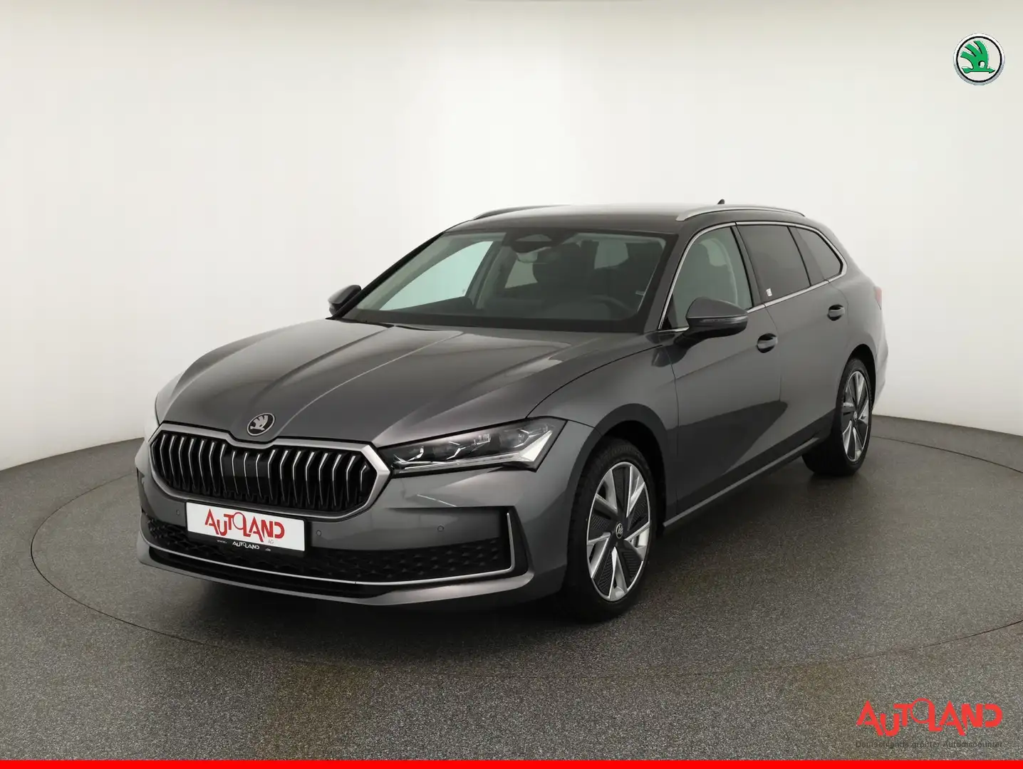 Skoda Superb Combi 2.0 TDI DSG 4x4 LED Navi Kamera AHK Grau - 1