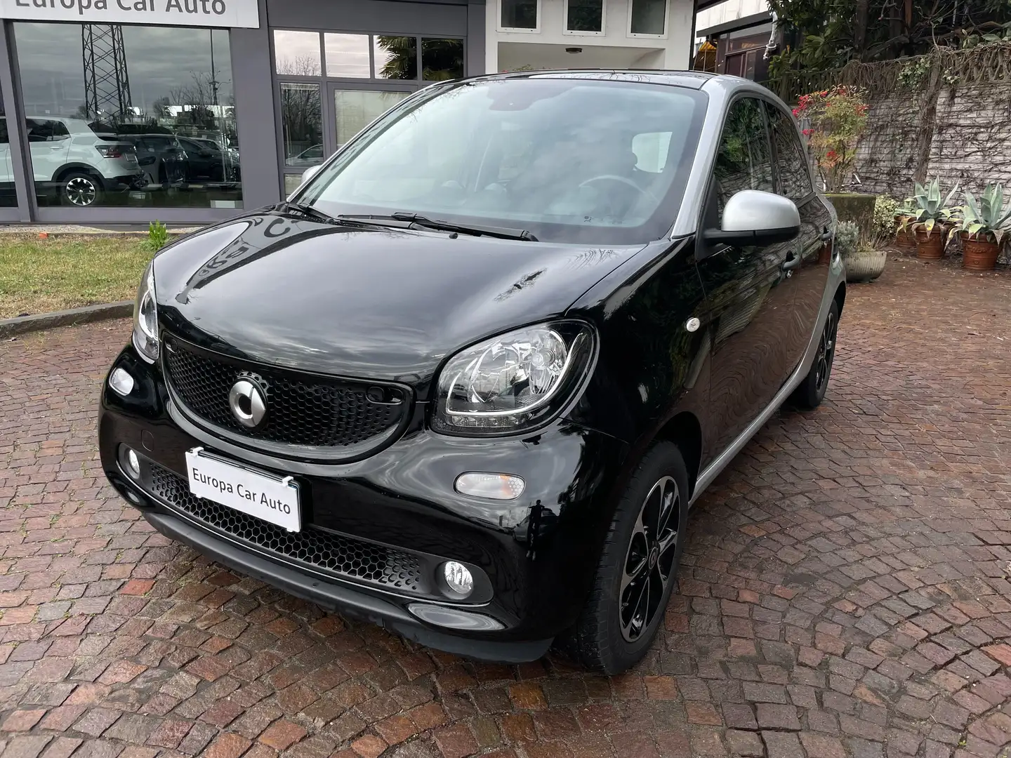 smart forFour Forfour 1.0 Youngster 71cv c/S.S. Schwarz - 1