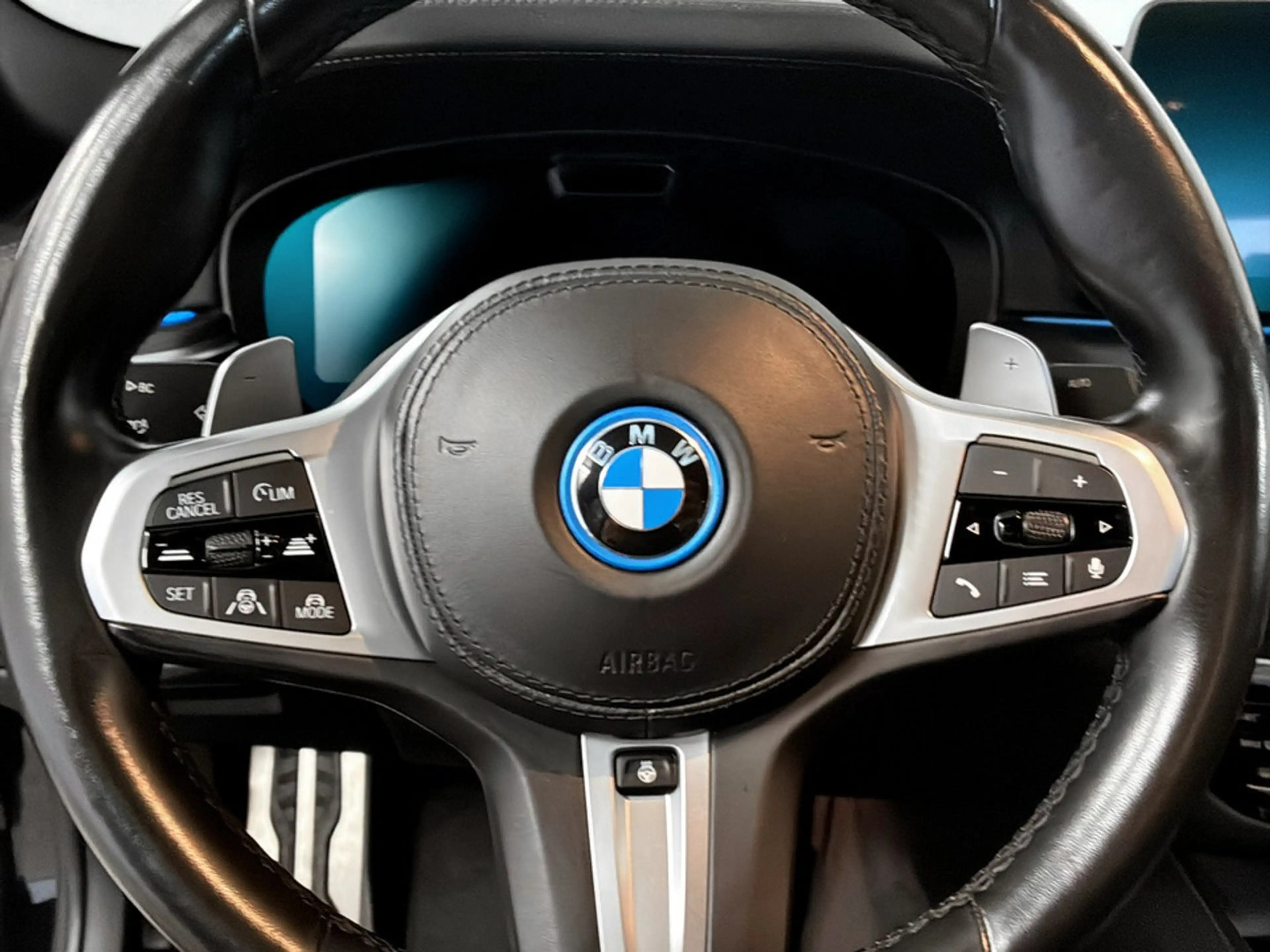 BMW 545 BMW 5 Lim. 545 e xDrive M Sport Edition — photo 9