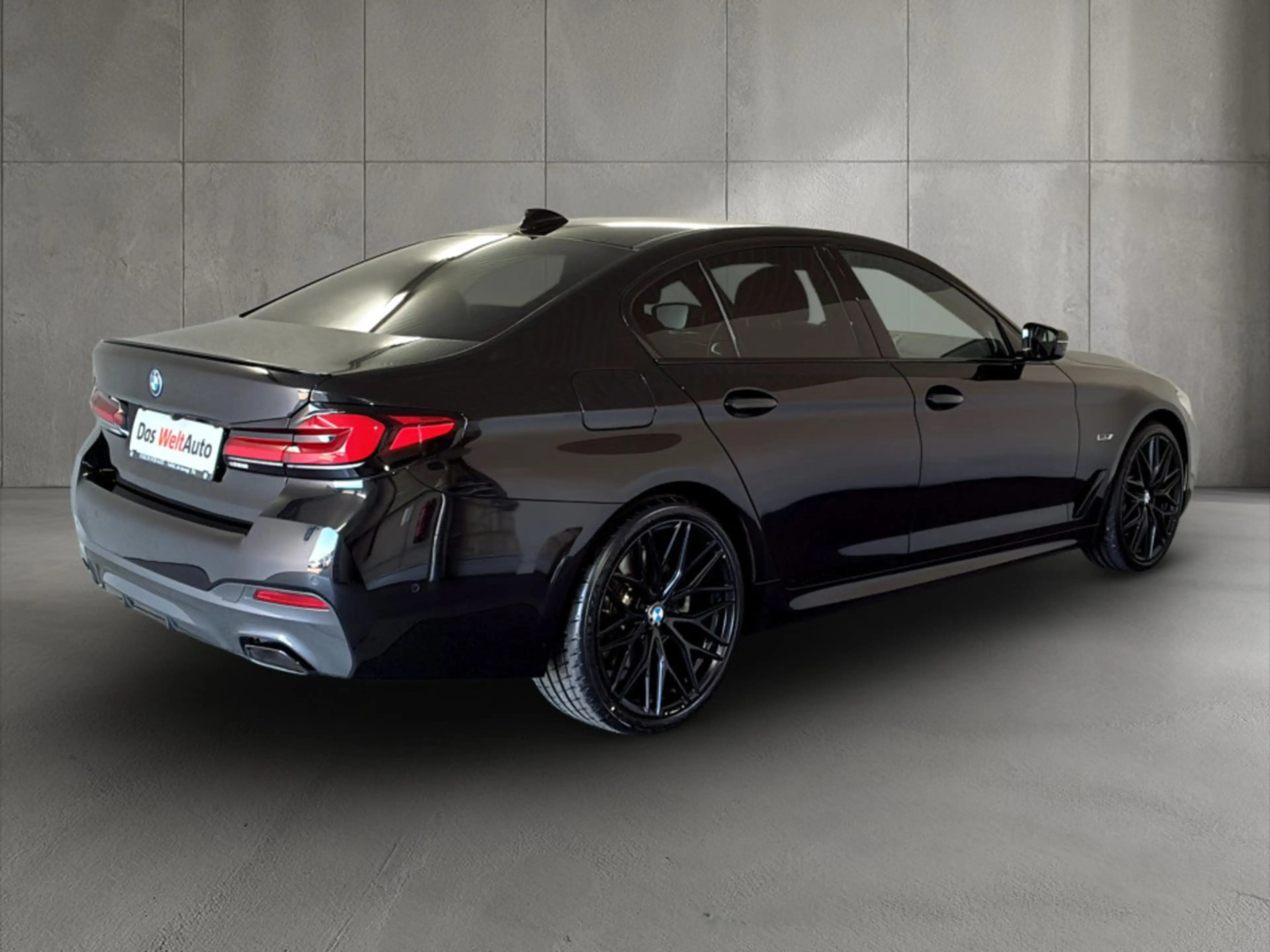 BMW 545 BMW 5 Lim. 545 e xDrive M Sport Edition — photo 4