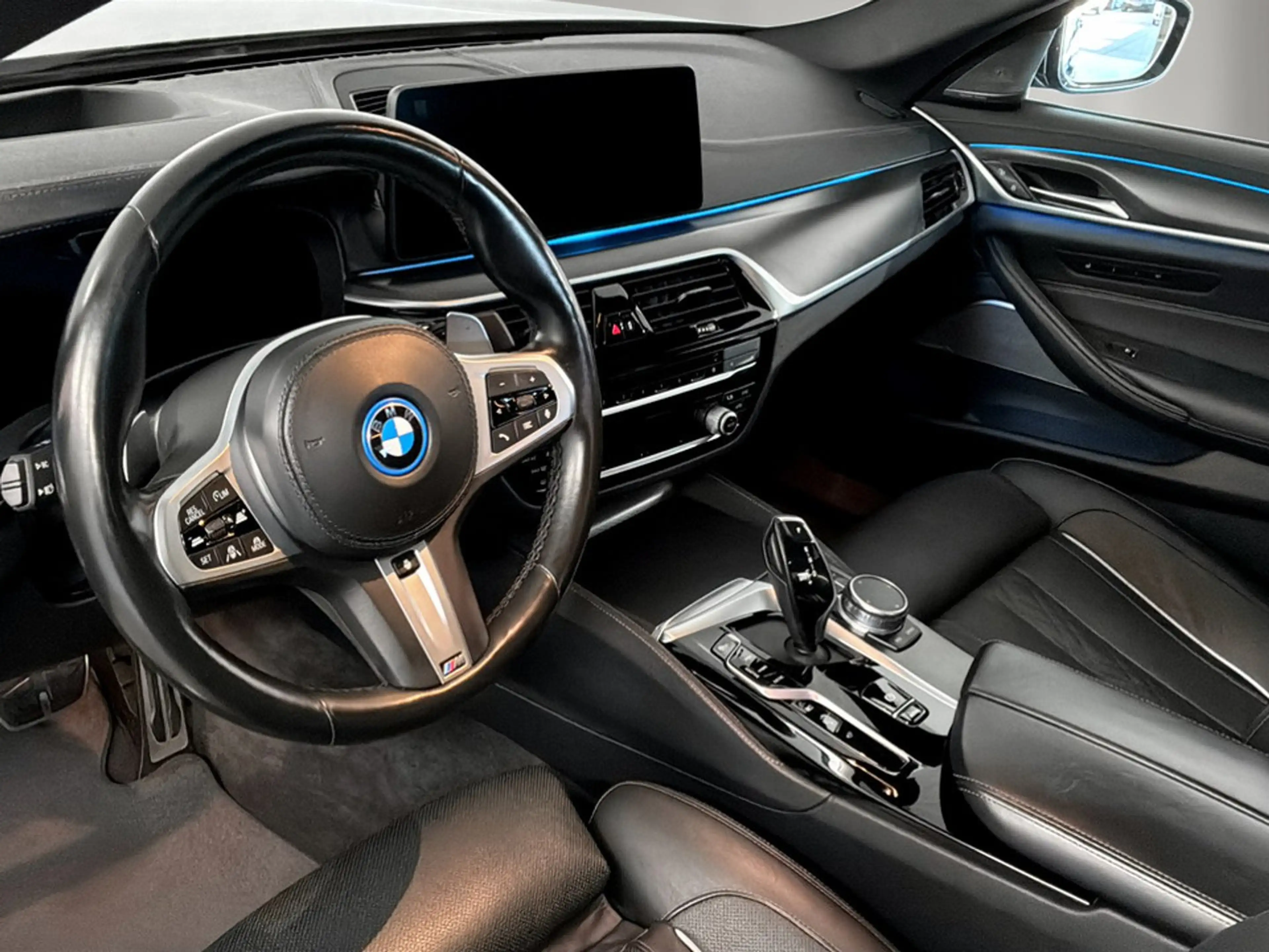 BMW 545 BMW 5 Lim. 545 e xDrive M Sport Edition — photo 7