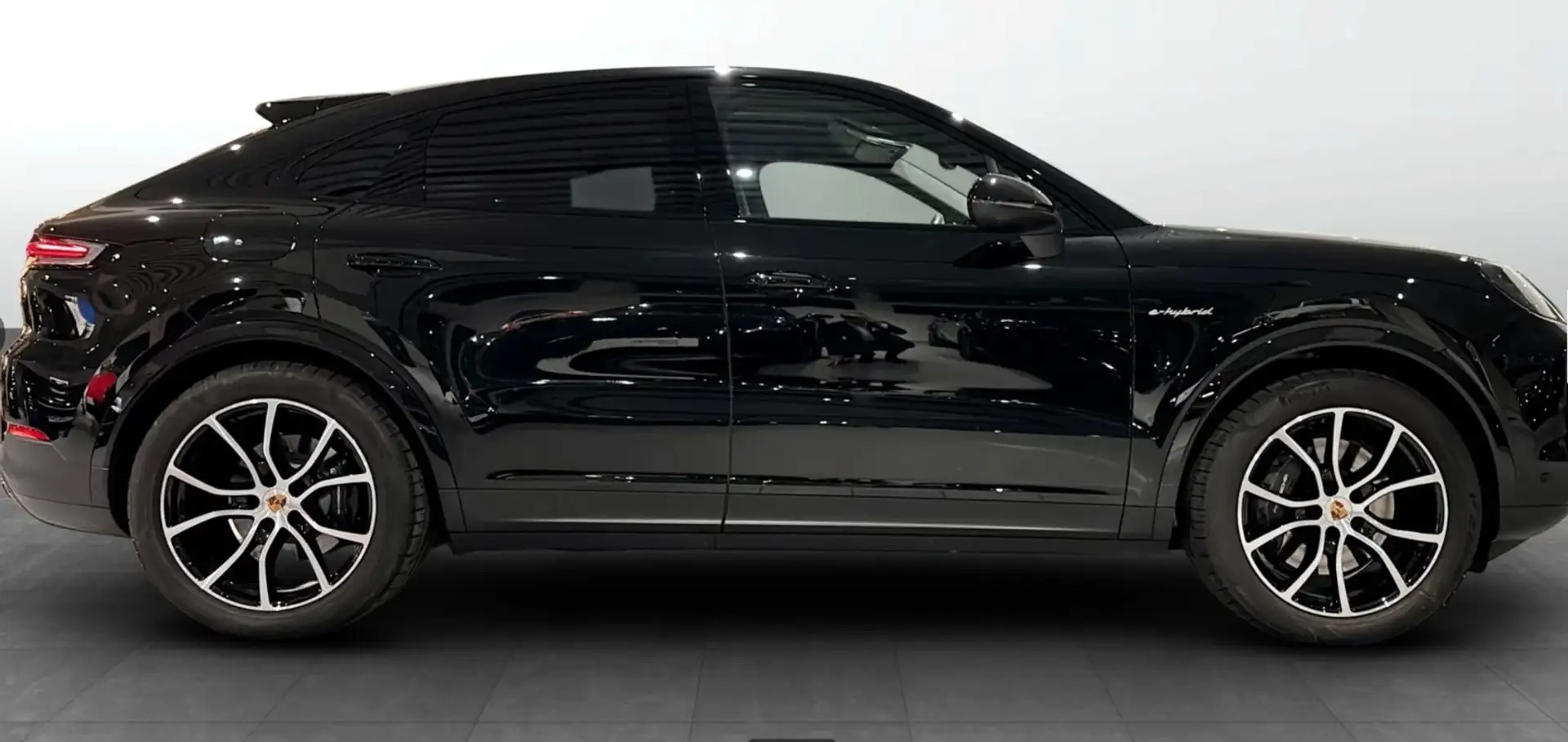 Porsche Cayenne Coupe E-Hybrid Schwarz - 2