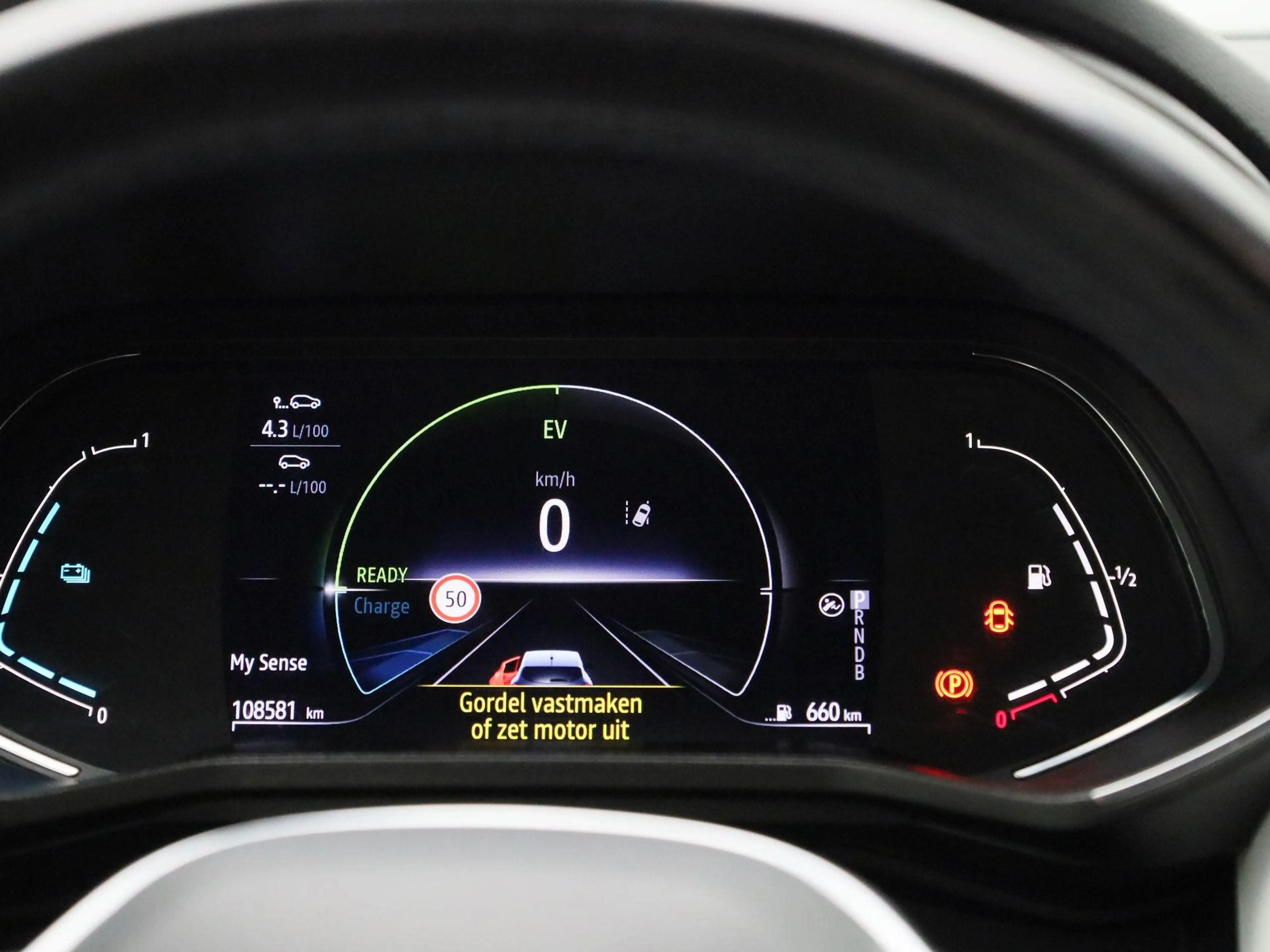 Renault Clio 1.6 E-Tech Hybrid 140 Serie Limitee E-TECH Navigat — photo 8