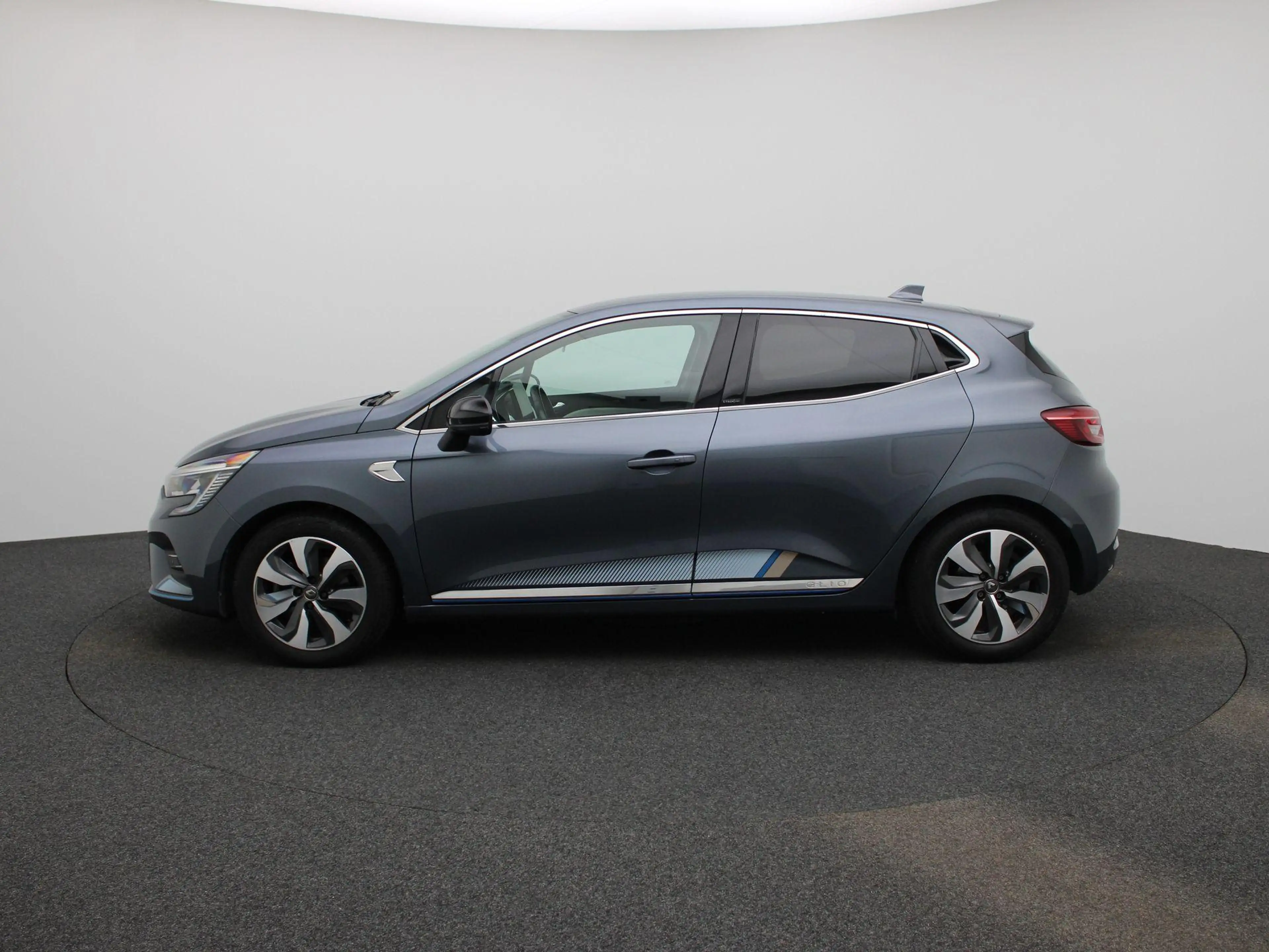 Renault Clio 1.6 E-Tech Hybrid 140 Serie Limitee E-TECH Navigat — photo 4