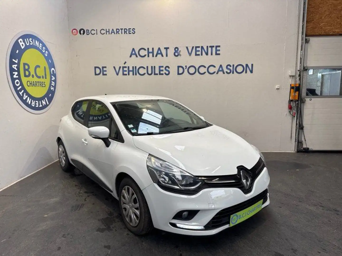 Renault Clio IV STE 1.5 DCI 75CH ENERGY AIR MEDIANAV E6C Blanc - 2